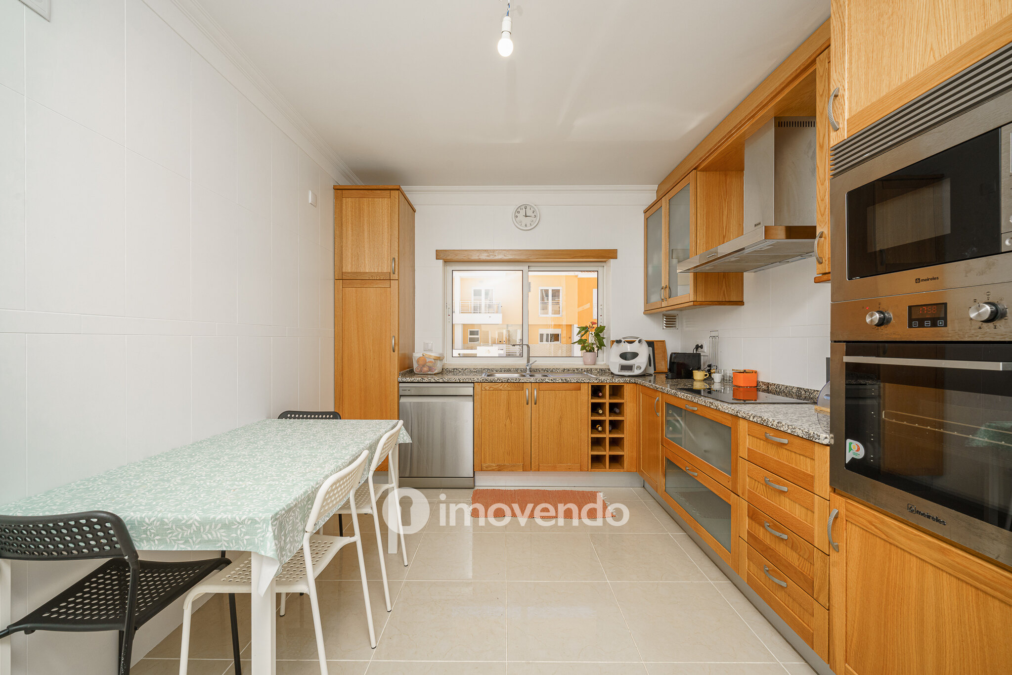 Moradia T3+1, com garagem e áreas amplas, em Alcochete