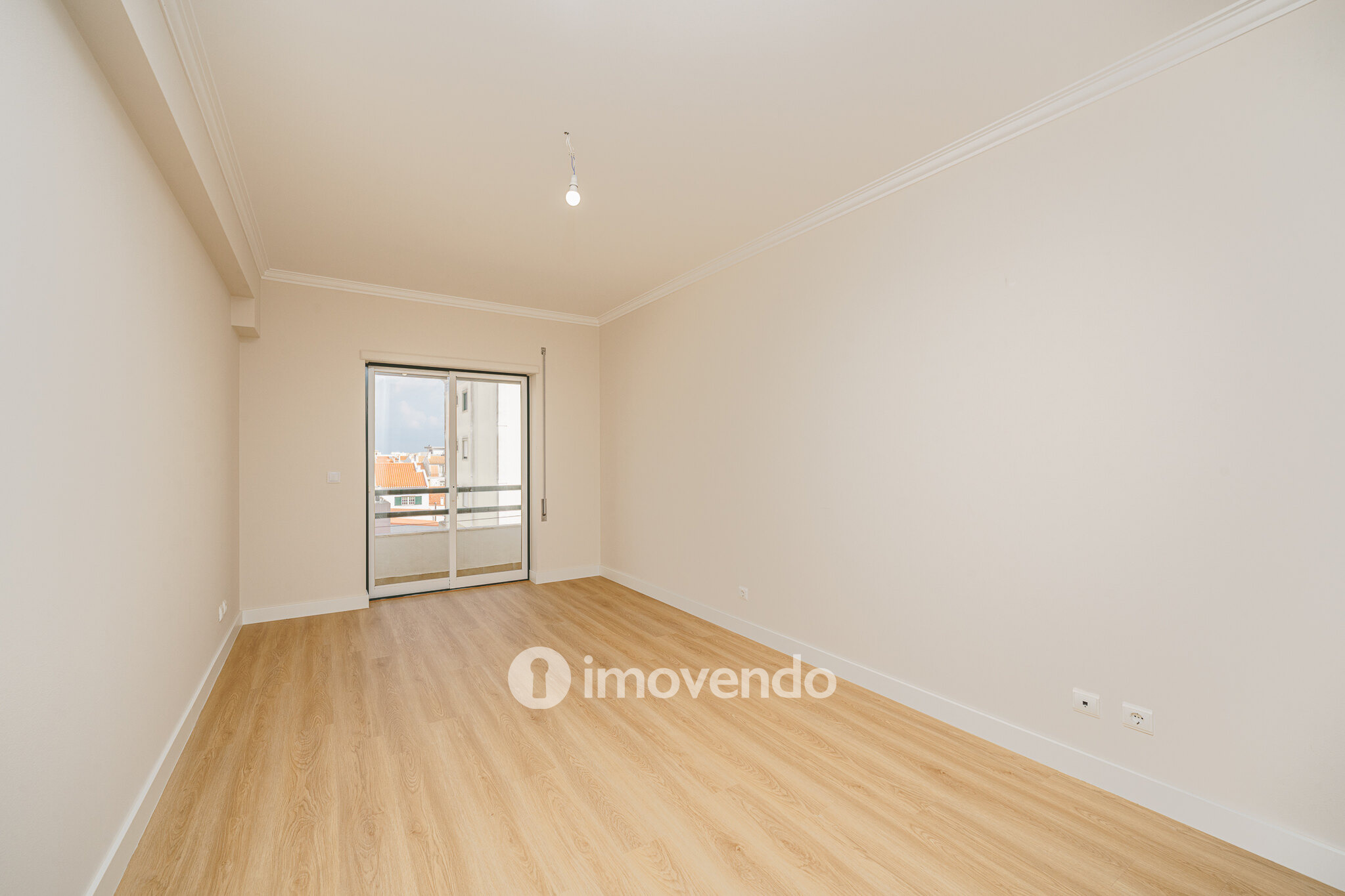 Apartamento T3 totalmente renovado, no centro de Alcochete