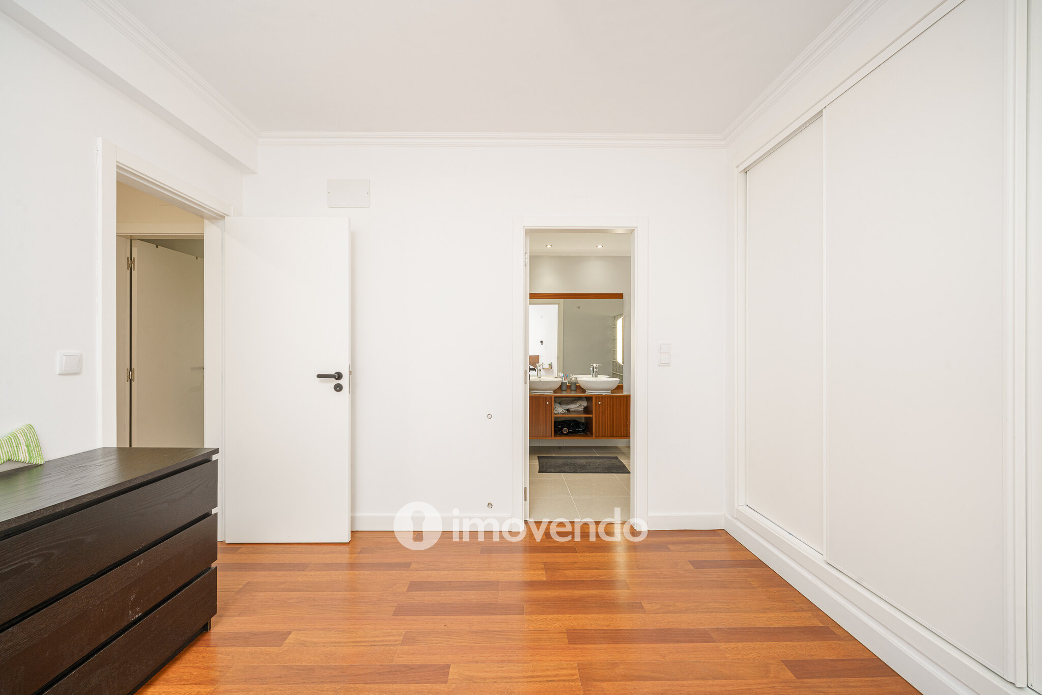Moradia T3+1, com garagem e áreas amplas, em Alcochete