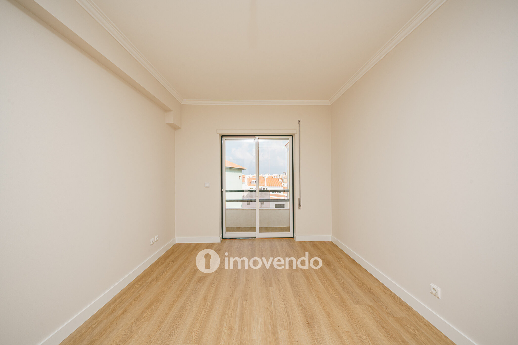 Apartamento T3 totalmente renovado, no centro de Alcochete