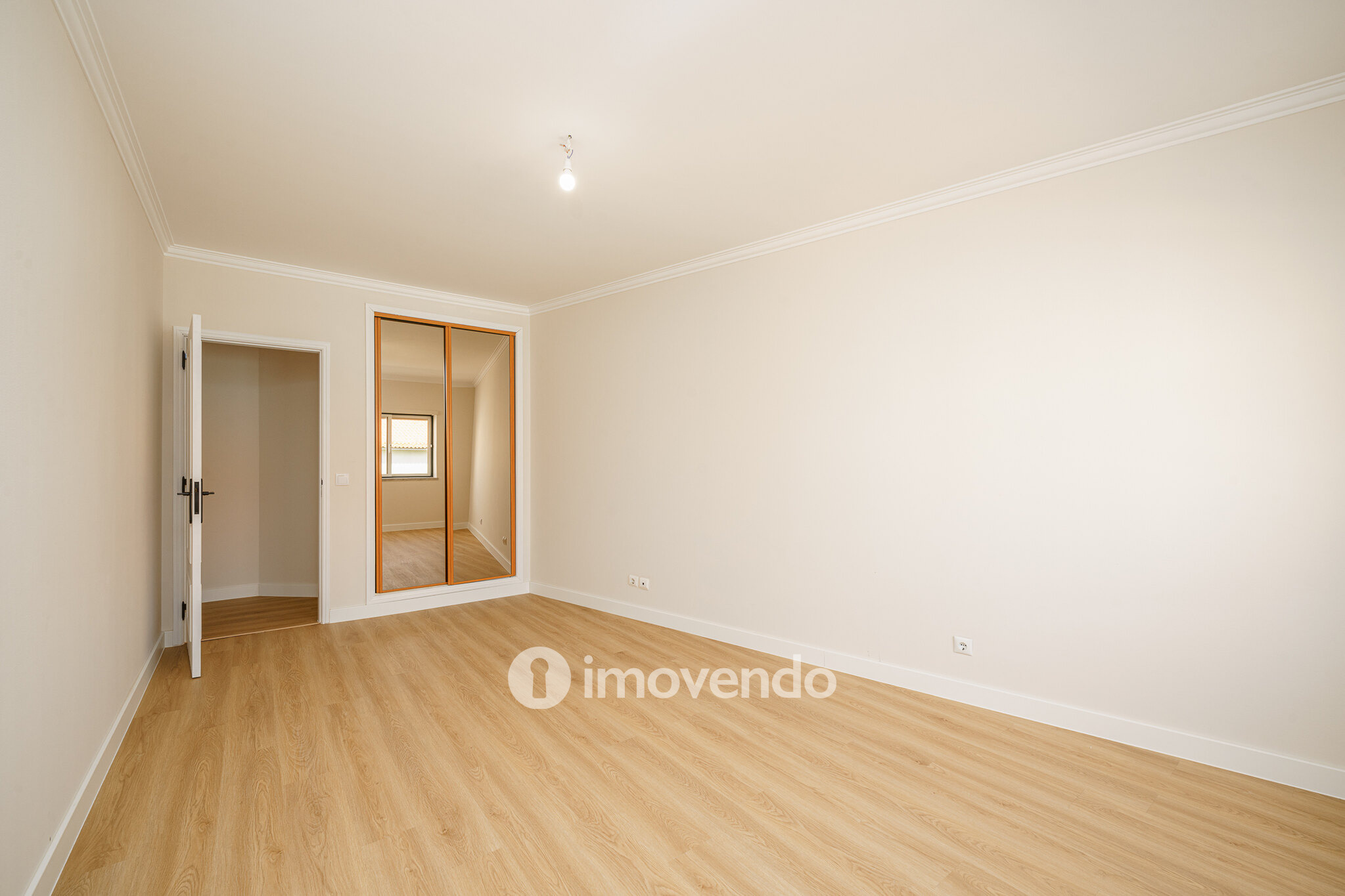 Apartamento T3 totalmente renovado, no centro de Alcochete