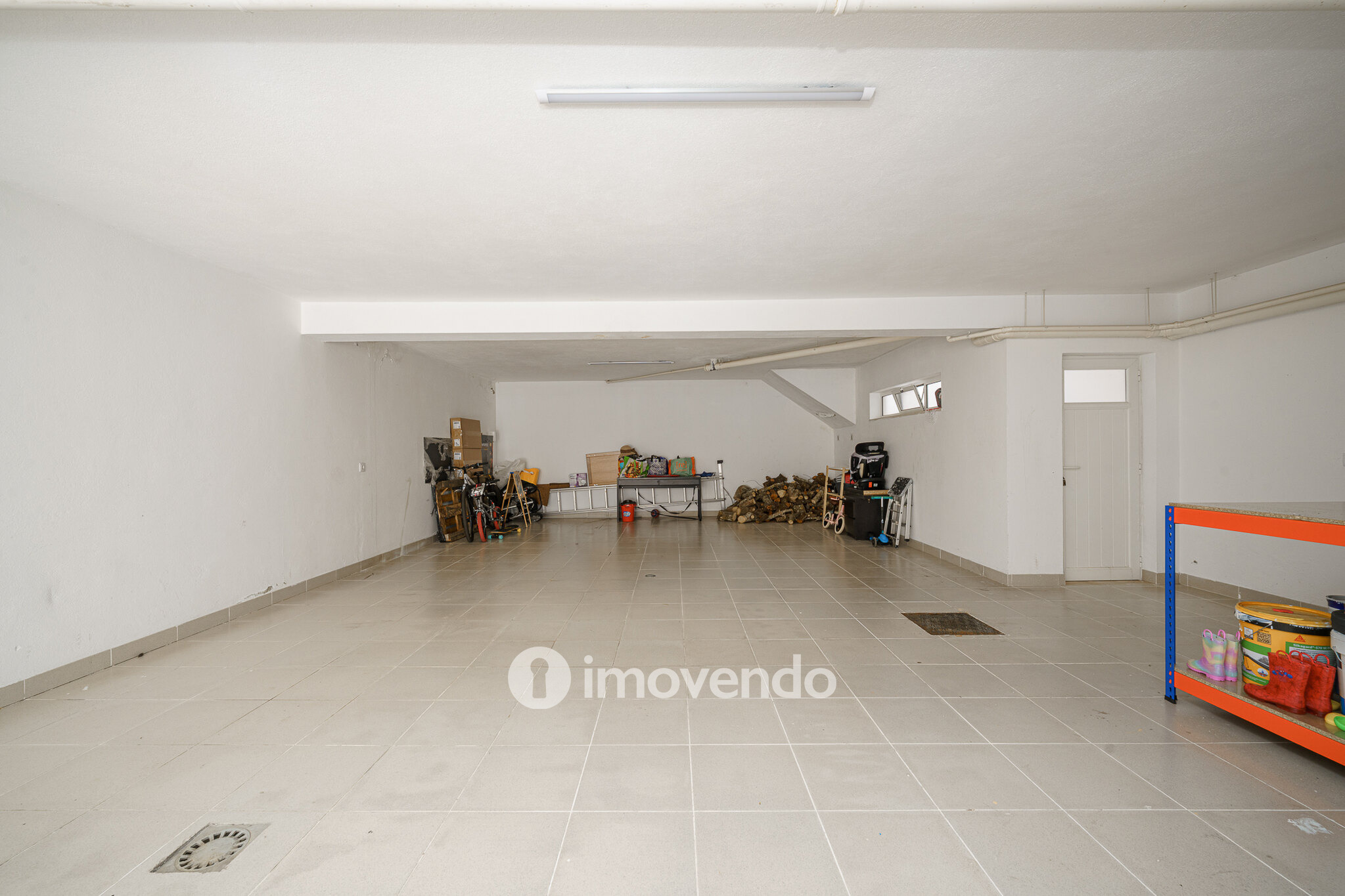Moradia T3+1, com garagem e áreas amplas, em Alcochete