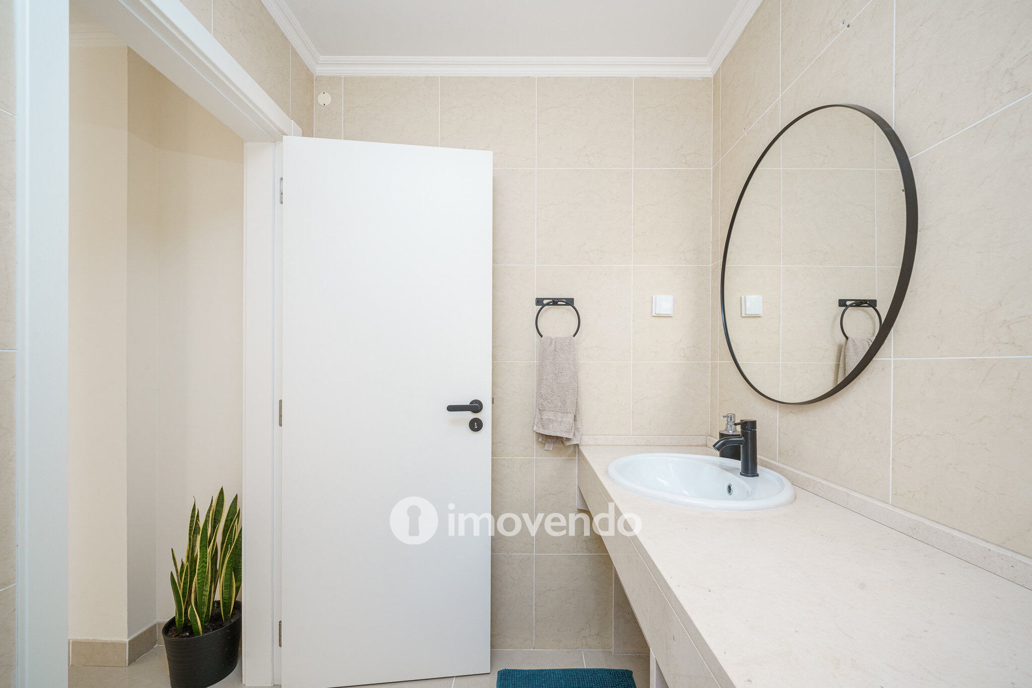 Moradia T3+1, com garagem e áreas amplas, em Alcochete