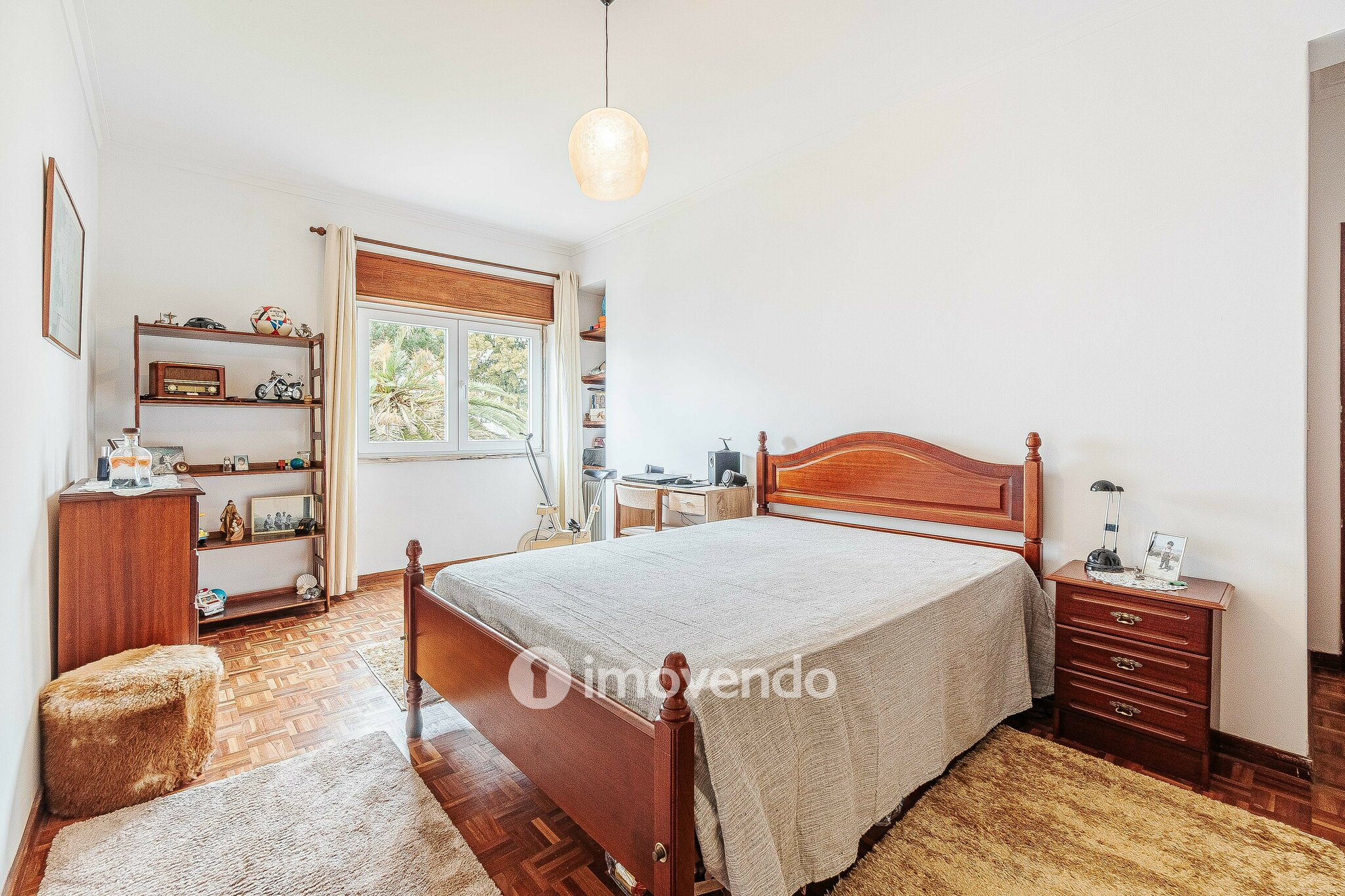 Apartamento T3, com áreas amplas e arrecadação, em Massamá