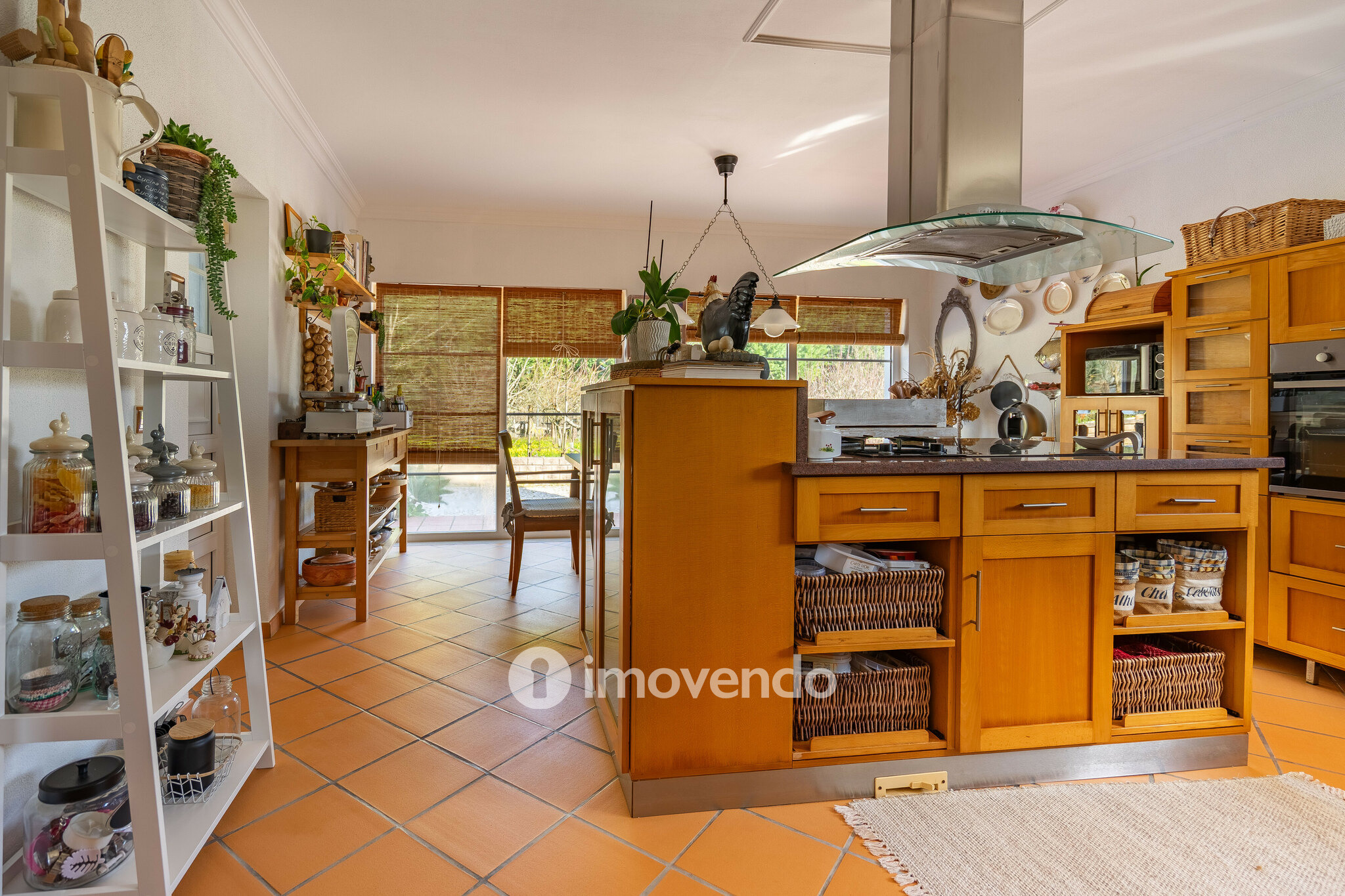 Moradia T3+1 com terreno com jardim, piscina e garagem, em Alenquer