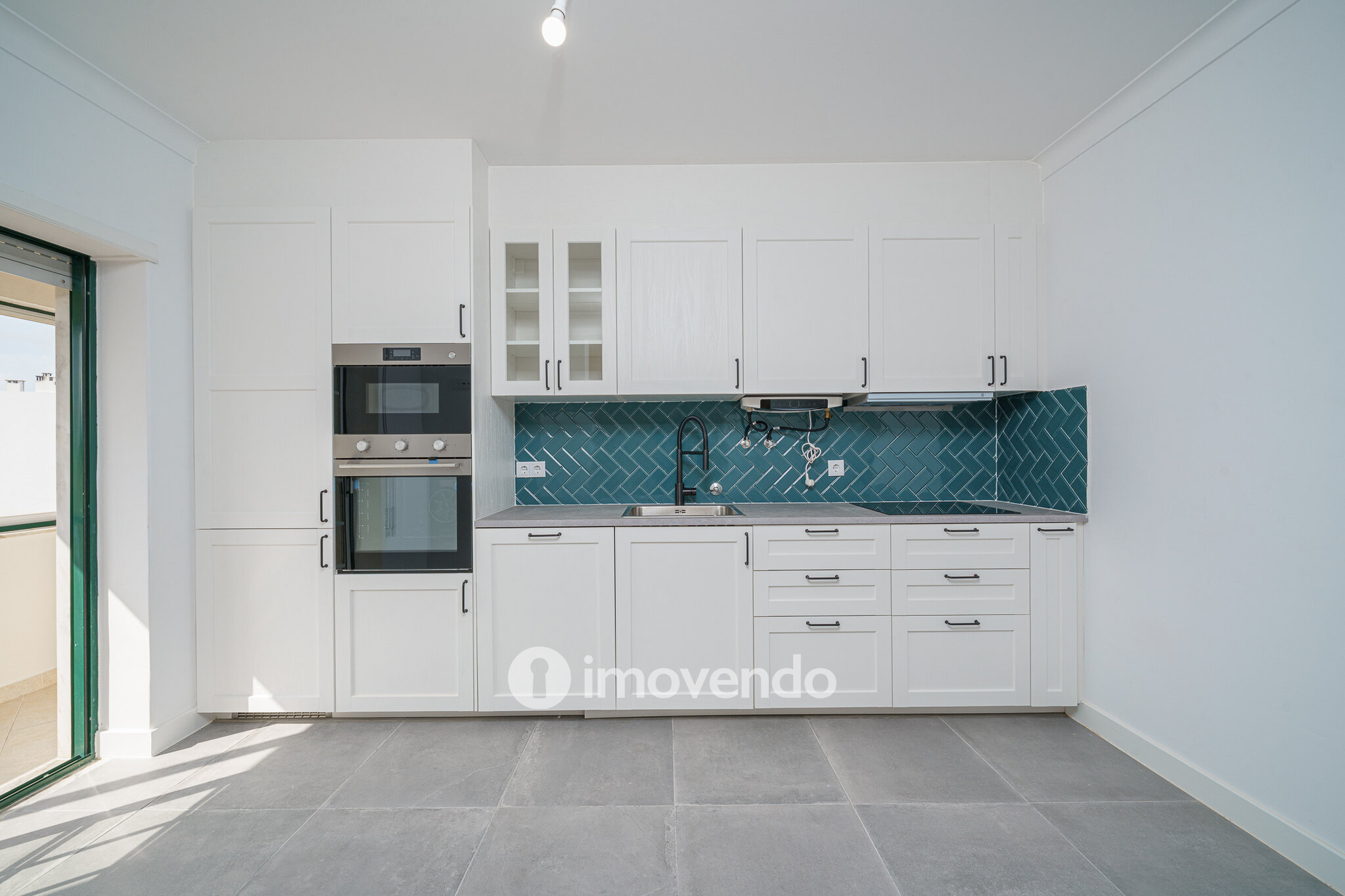 Apartamento T3 totalmente renovado, no centro de Alcochete