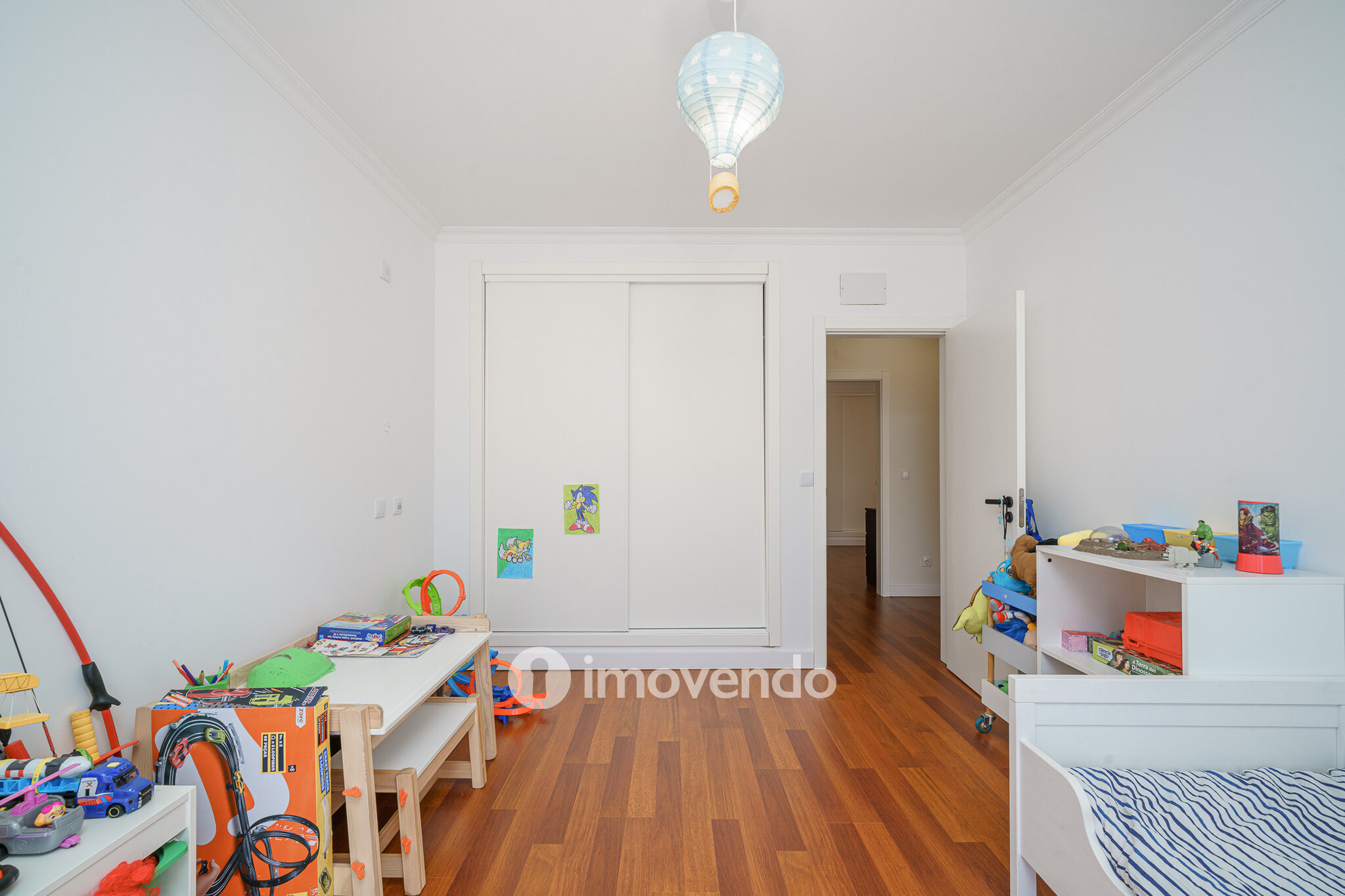 Moradia T3+1, com garagem e áreas amplas, em Alcochete