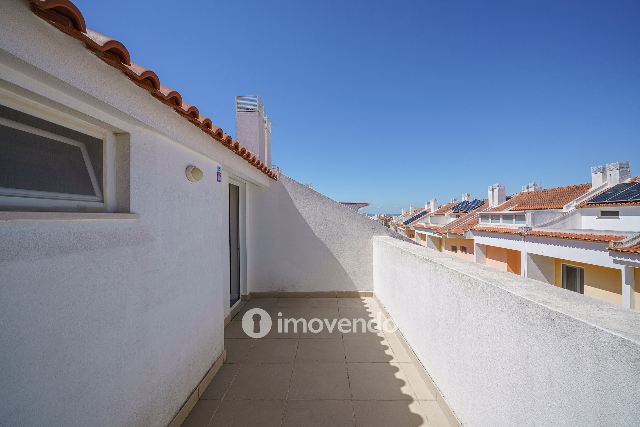 Moradia T3+1, com garagem e áreas amplas, em Alcochete