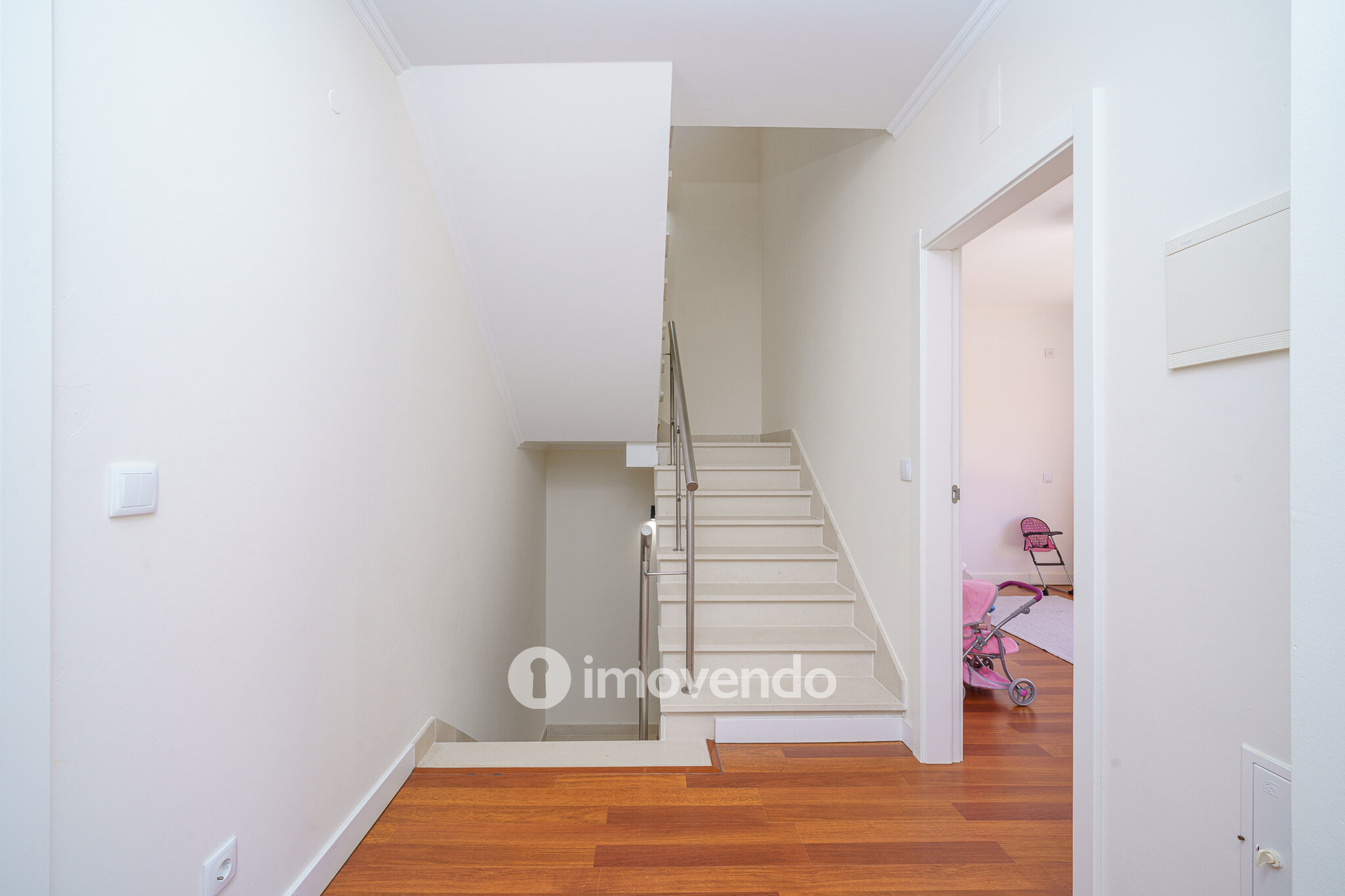 Moradia T3+1, com garagem e áreas amplas, em Alcochete