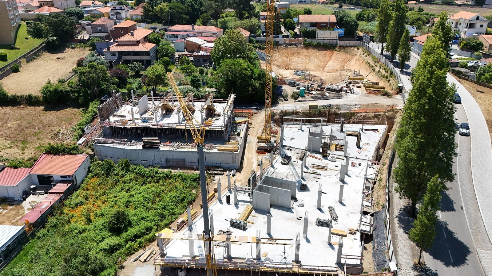 Apartamento T2, com vista Rio, no Empreendimento D'Ouro Mar