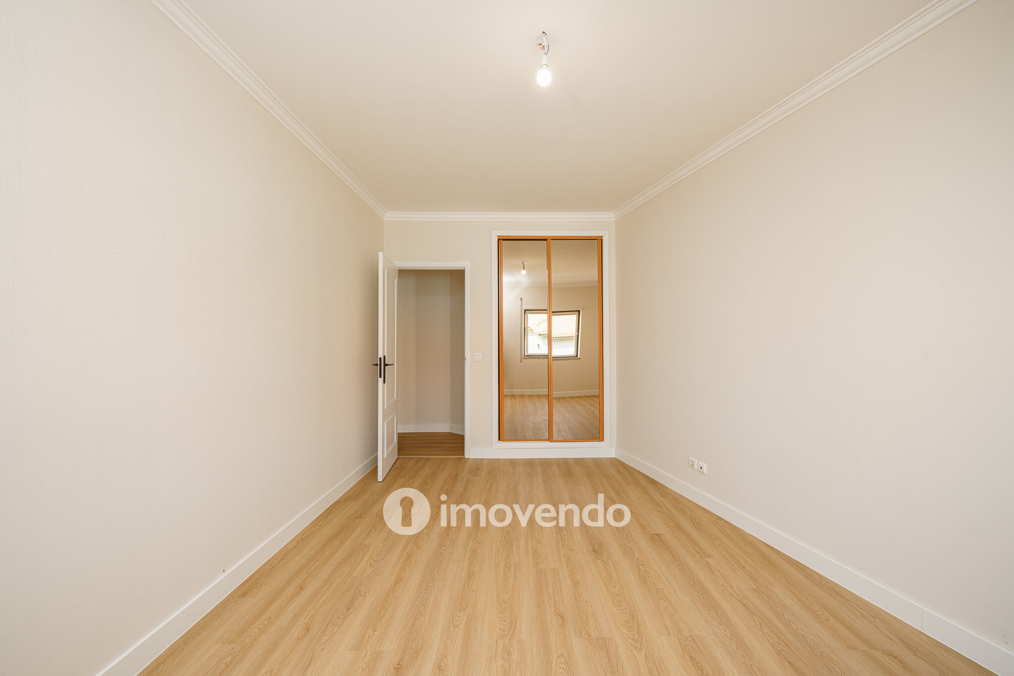Apartamento T3 totalmente renovado, no centro de Alcochete