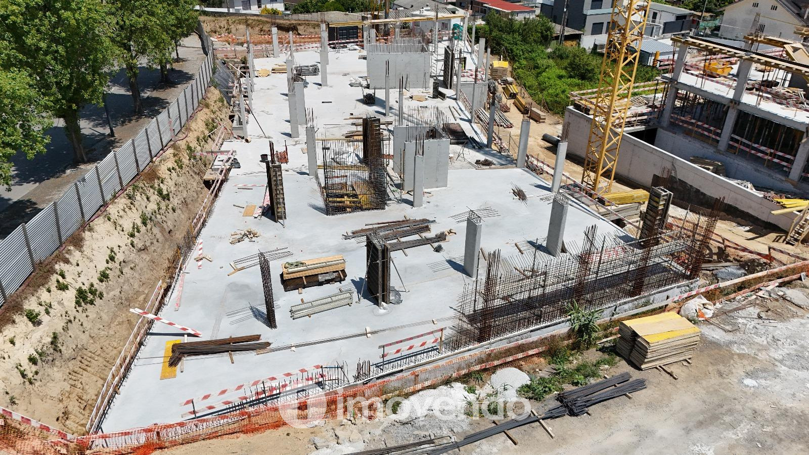 Apartamento T2, com vista Rio, no Empreendimento D'Ouro Mar