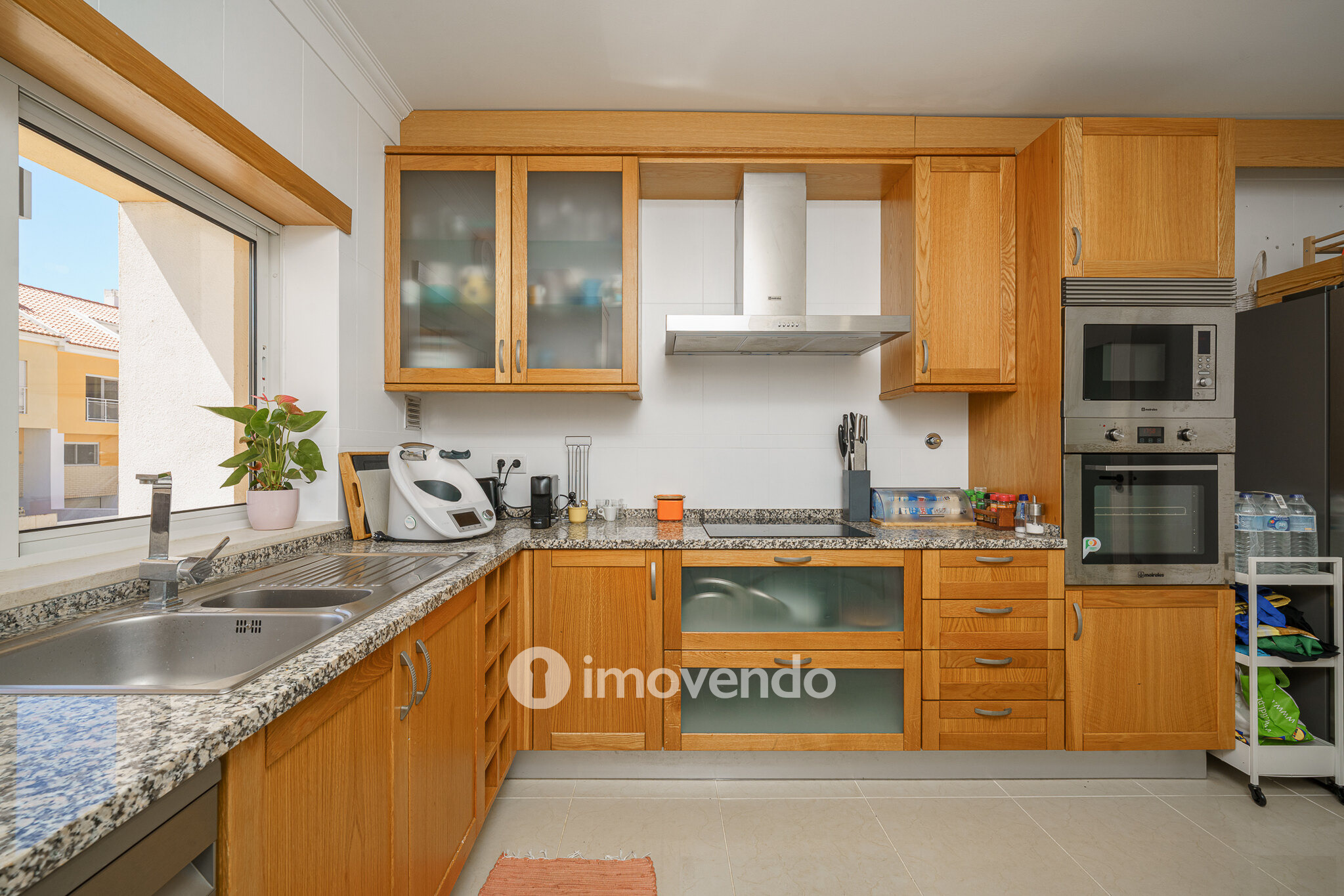 Moradia T3+1, com garagem e áreas amplas, em Alcochete