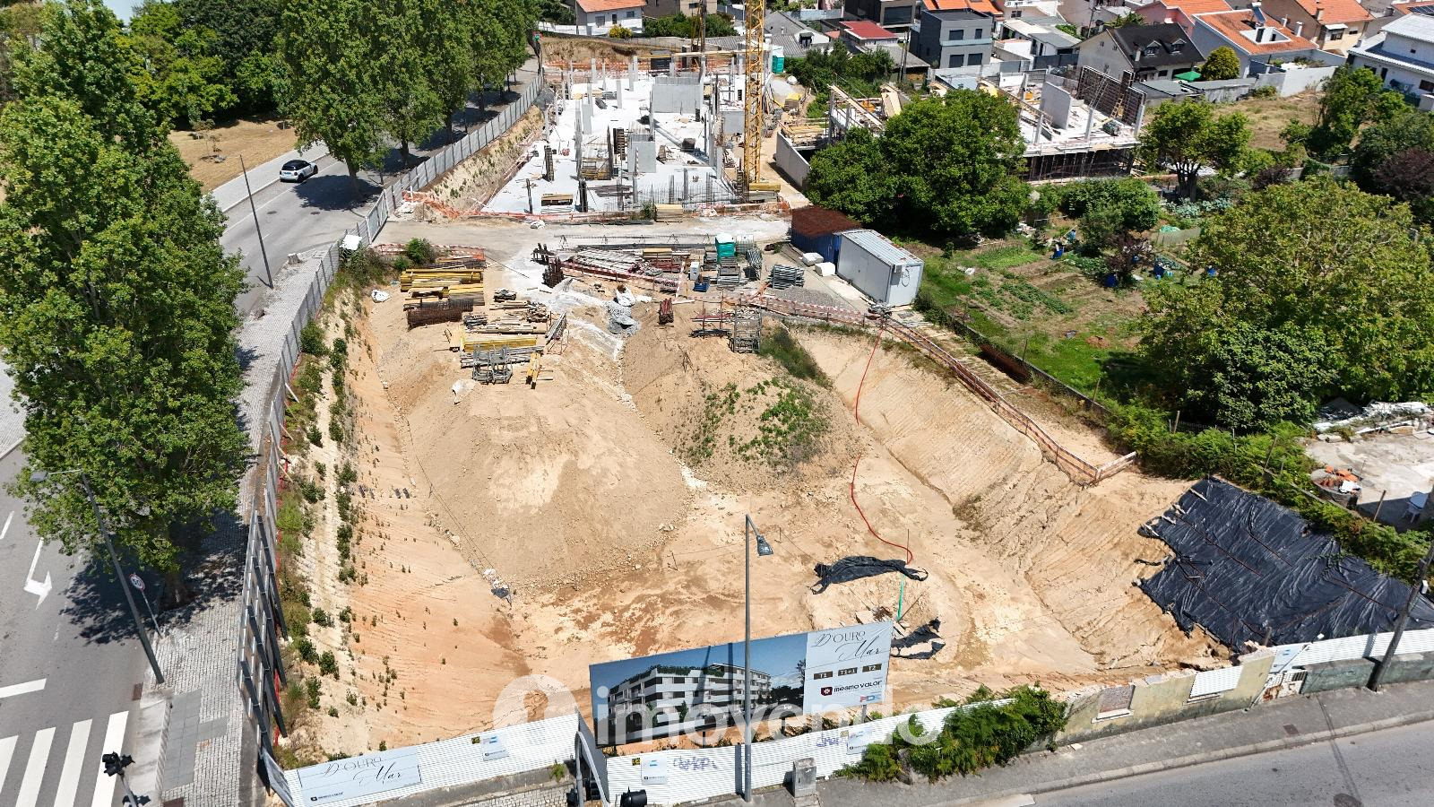 Apartamento T2, com vista Rio, no Empreendimento D'Ouro Mar