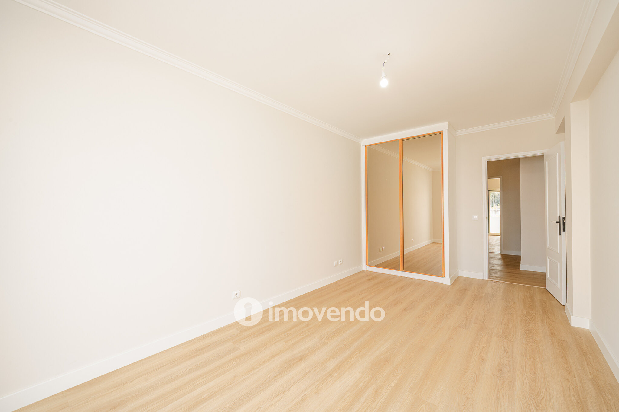 Apartamento T3 totalmente renovado, no centro de Alcochete