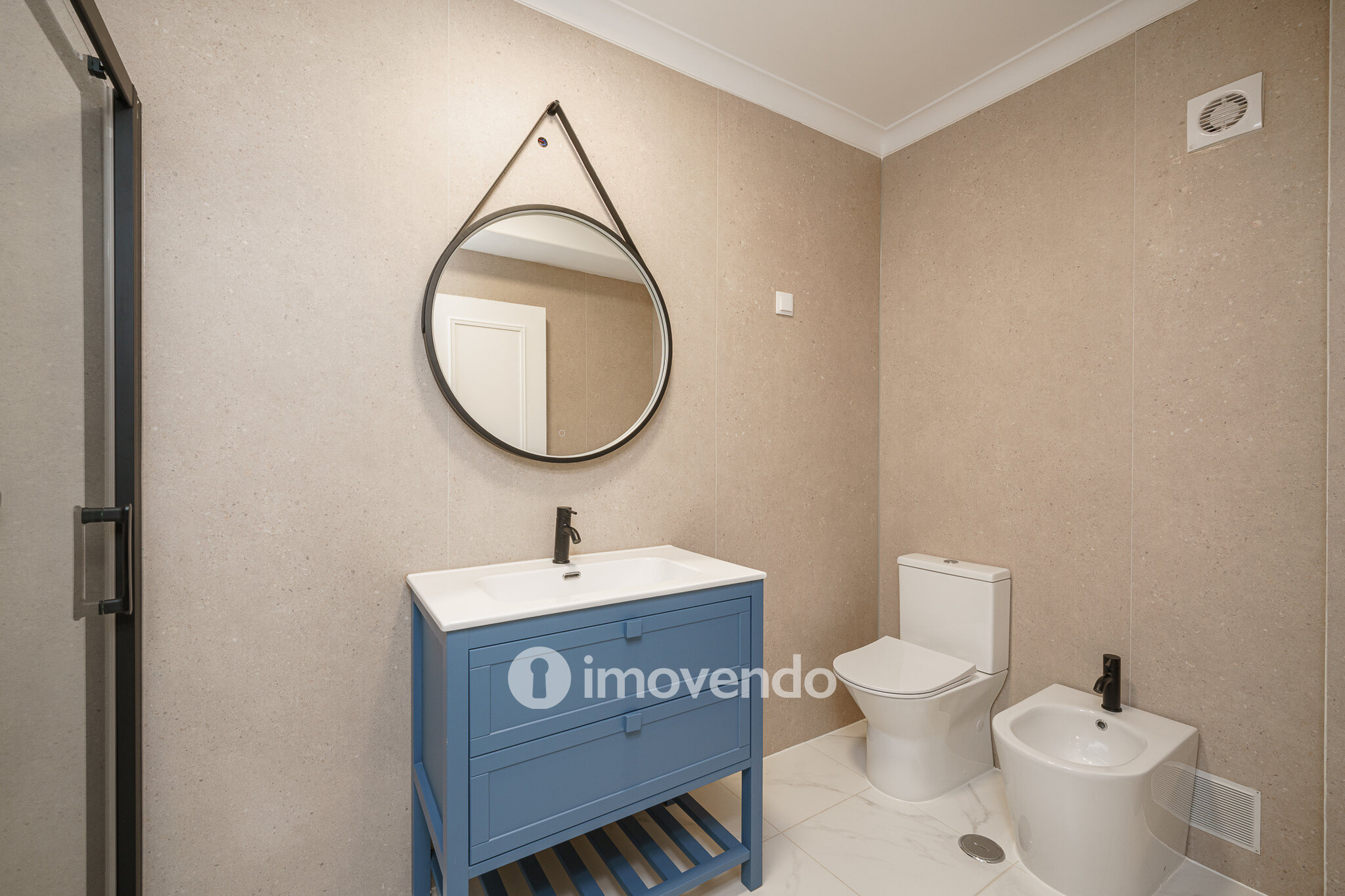 Apartamento T3 totalmente renovado, no centro de Alcochete