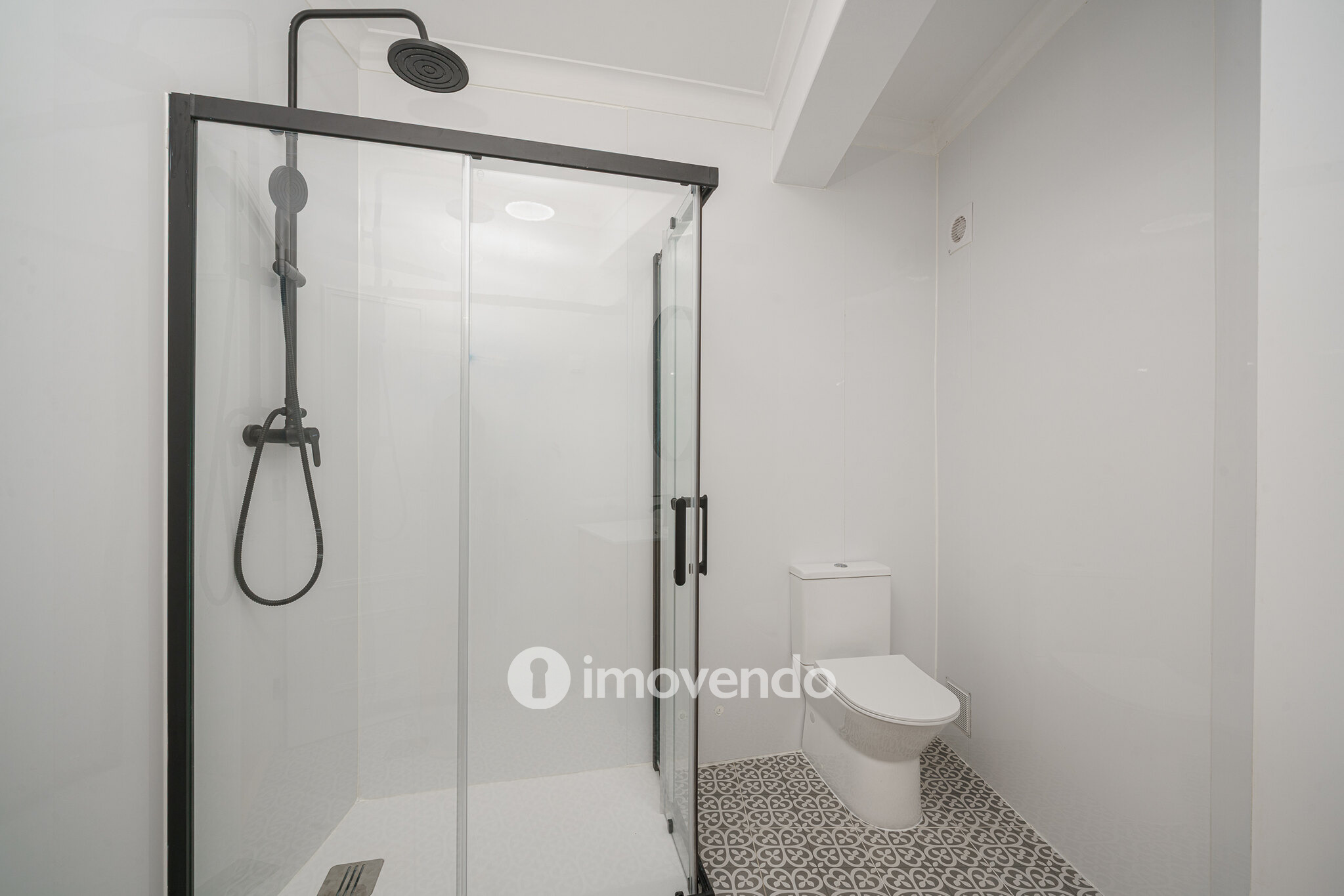 Apartamento T3 totalmente renovado, no centro de Alcochete