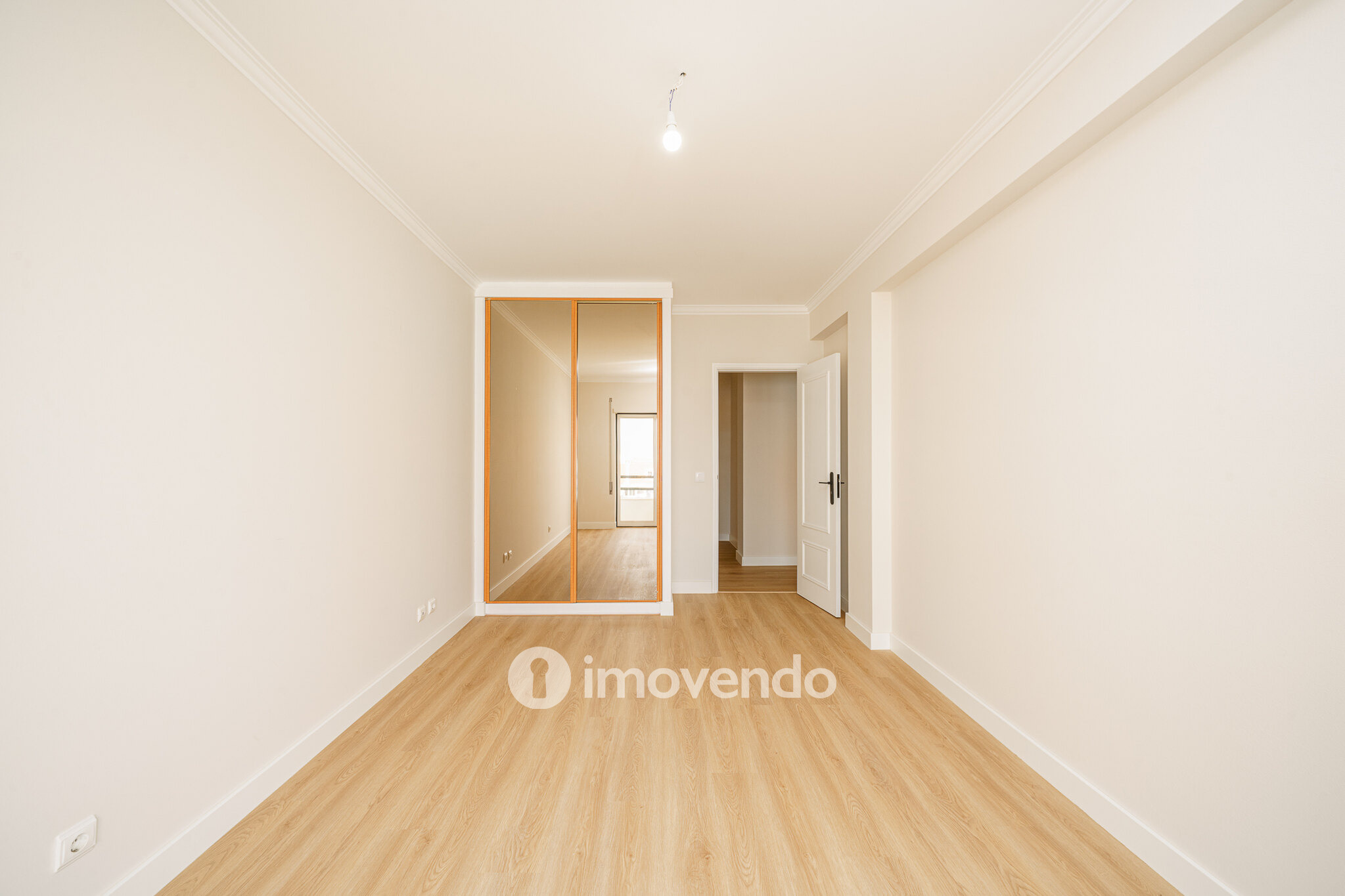 Apartamento T3 totalmente renovado, no centro de Alcochete