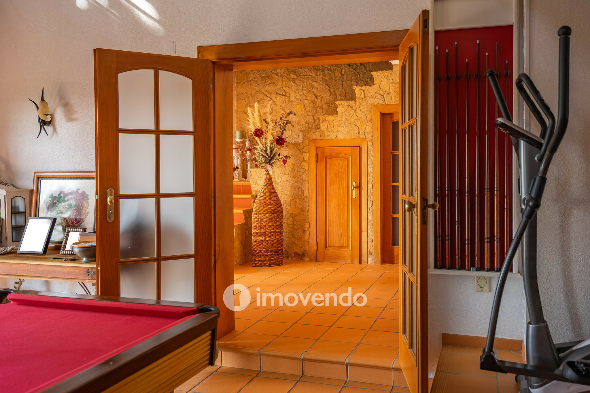 Moradia T3+1 com terreno com jardim, piscina e garagem, em Alenquer