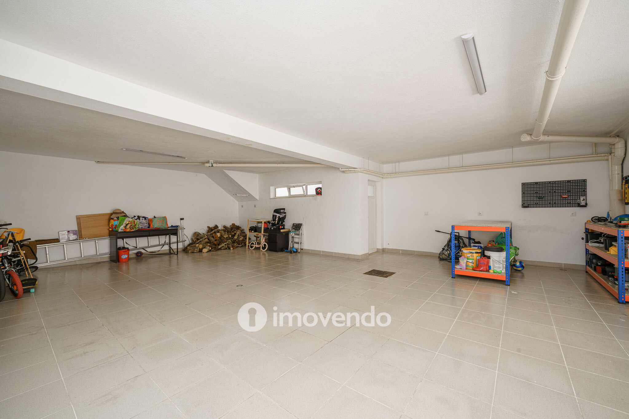 Moradia T3+1, com garagem e áreas amplas, em Alcochete