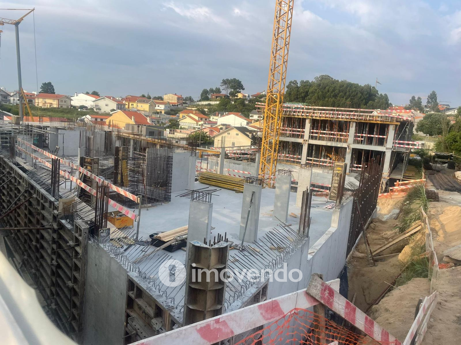 Apartamento T2, com vista Rio, no Empreendimento D'Ouro Mar
