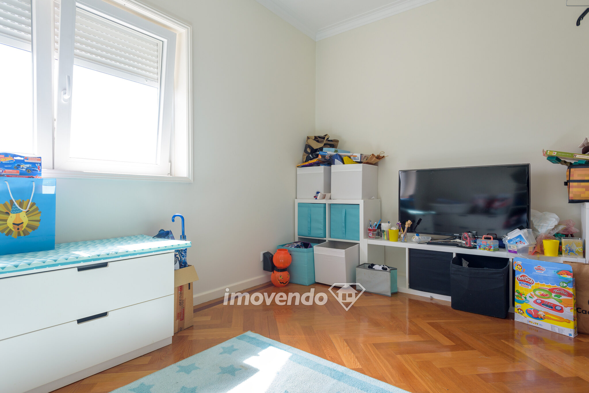 Moradia T4 com garagem, a 3 km da praia, em Leça da Palmeira