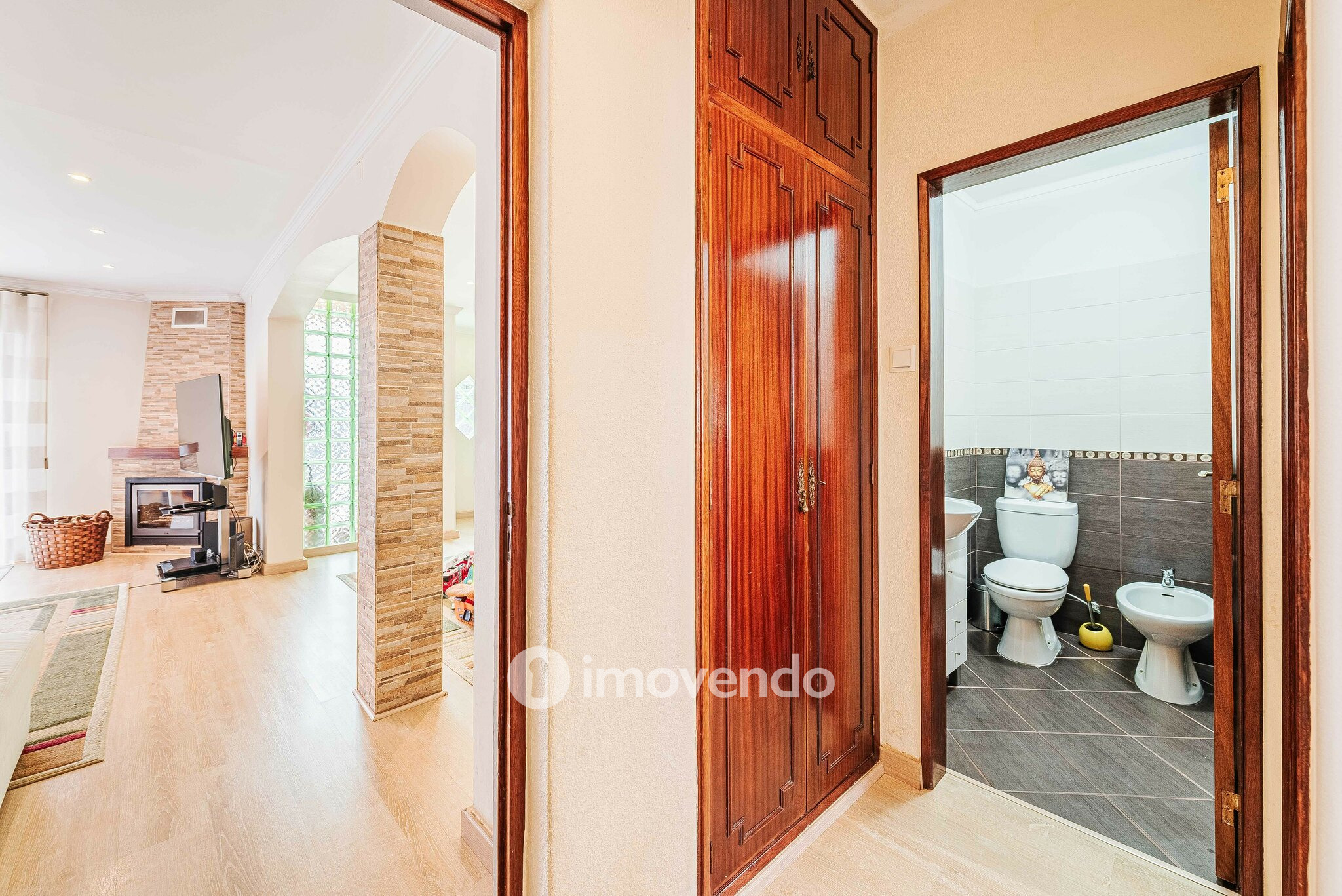 Moradia T4, com anexo e estacionamento, em Lourel, Sintra