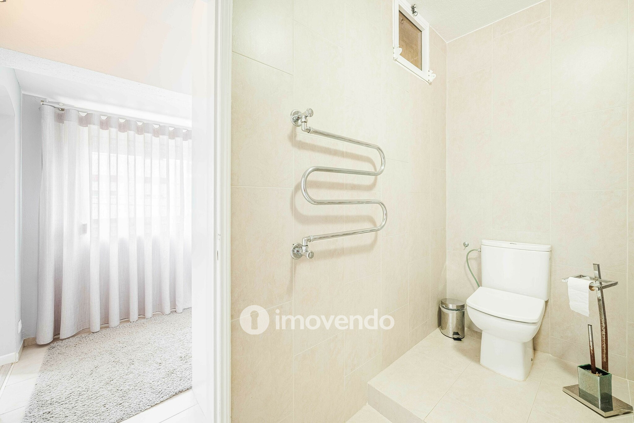 Moradia T4, com anexo e estacionamento, em Lourel, Sintra