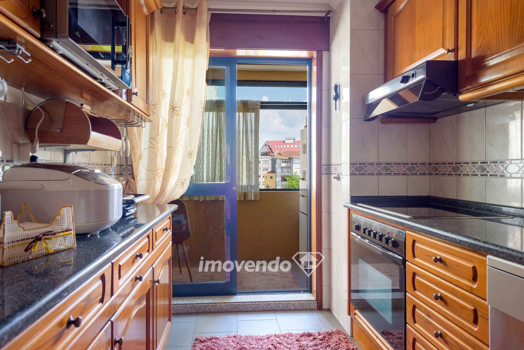 Apartamento T3 Duplex, com cozinha equipada e estacionamento, no Porto