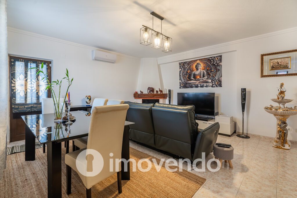 Apartamento T3 em Moita, Vale da Amoreira com 133 m<sup>2</sup> por 320.000