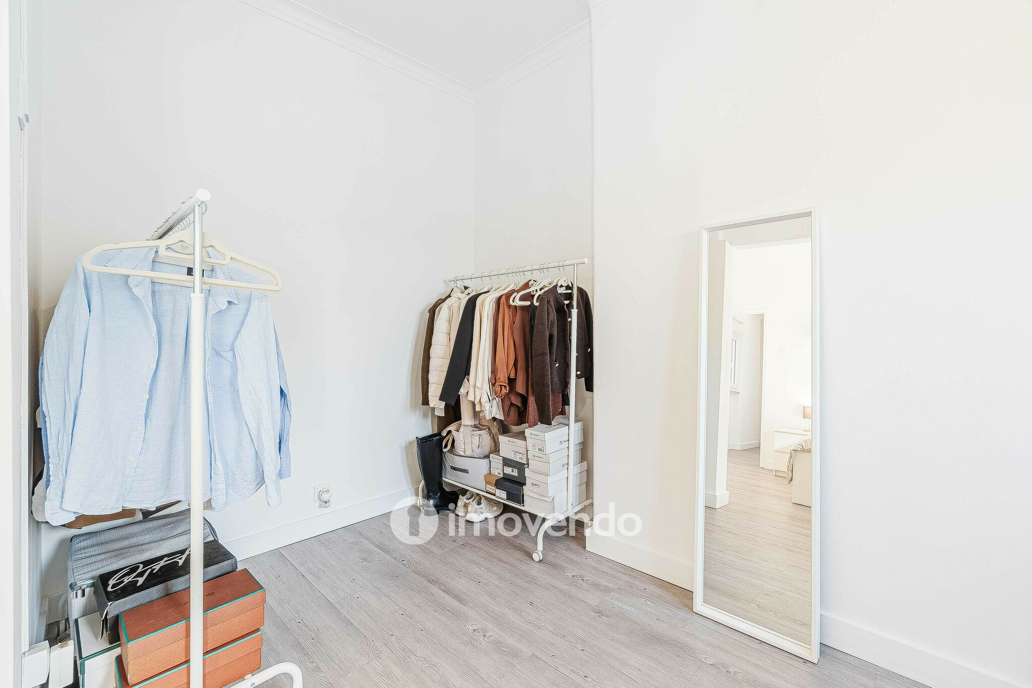 Apartamento T1+1 com terraço de 27m², no Pendão, em Queluz