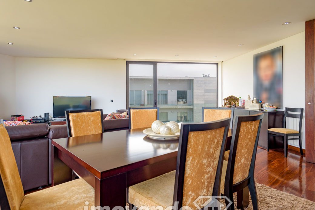 Apartamento T4 com garagem, próximo da praia, em Vila do Conde