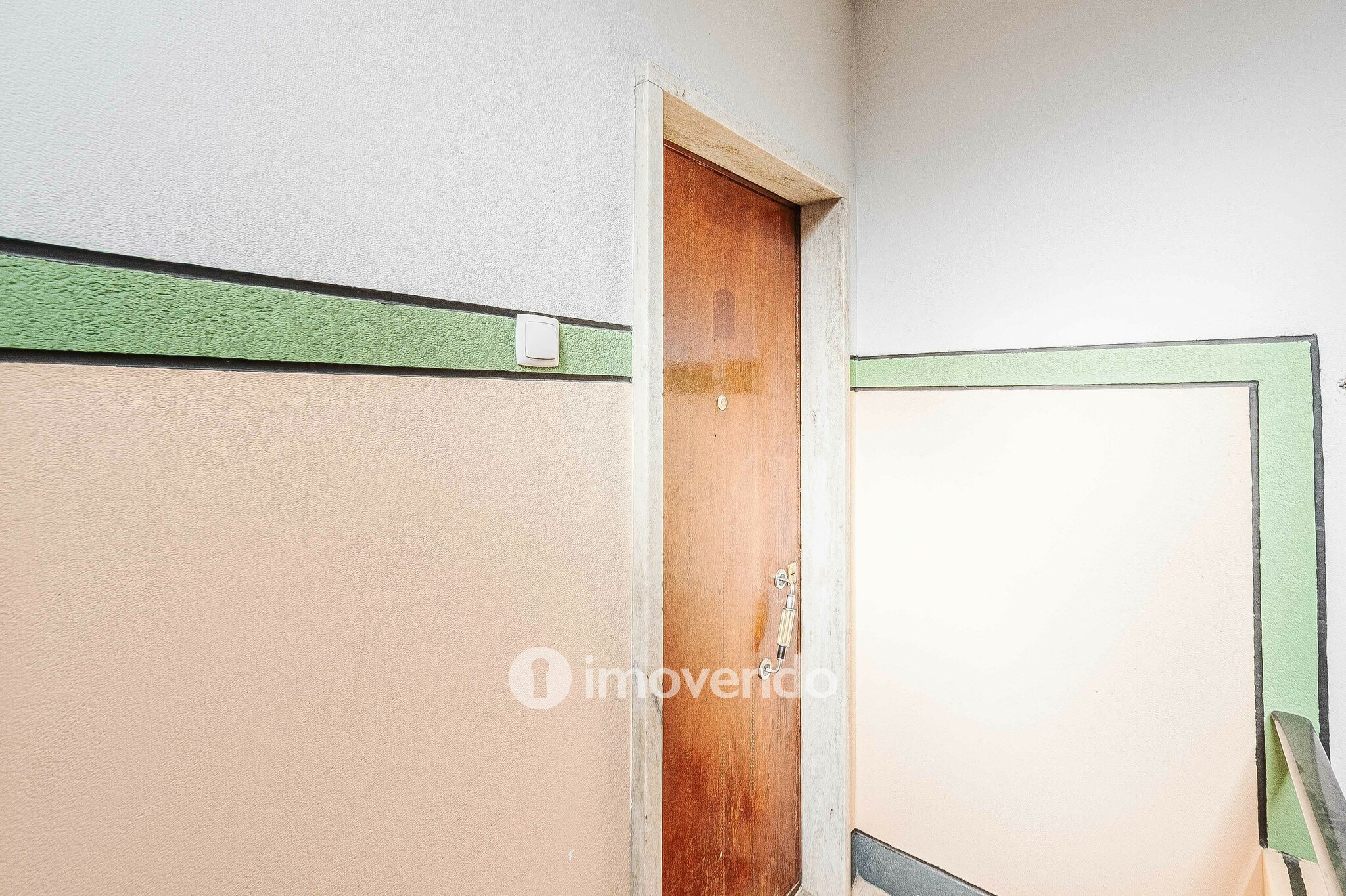 Apartamento T1+1 com terraço de 27m², no Pendão, em Queluz