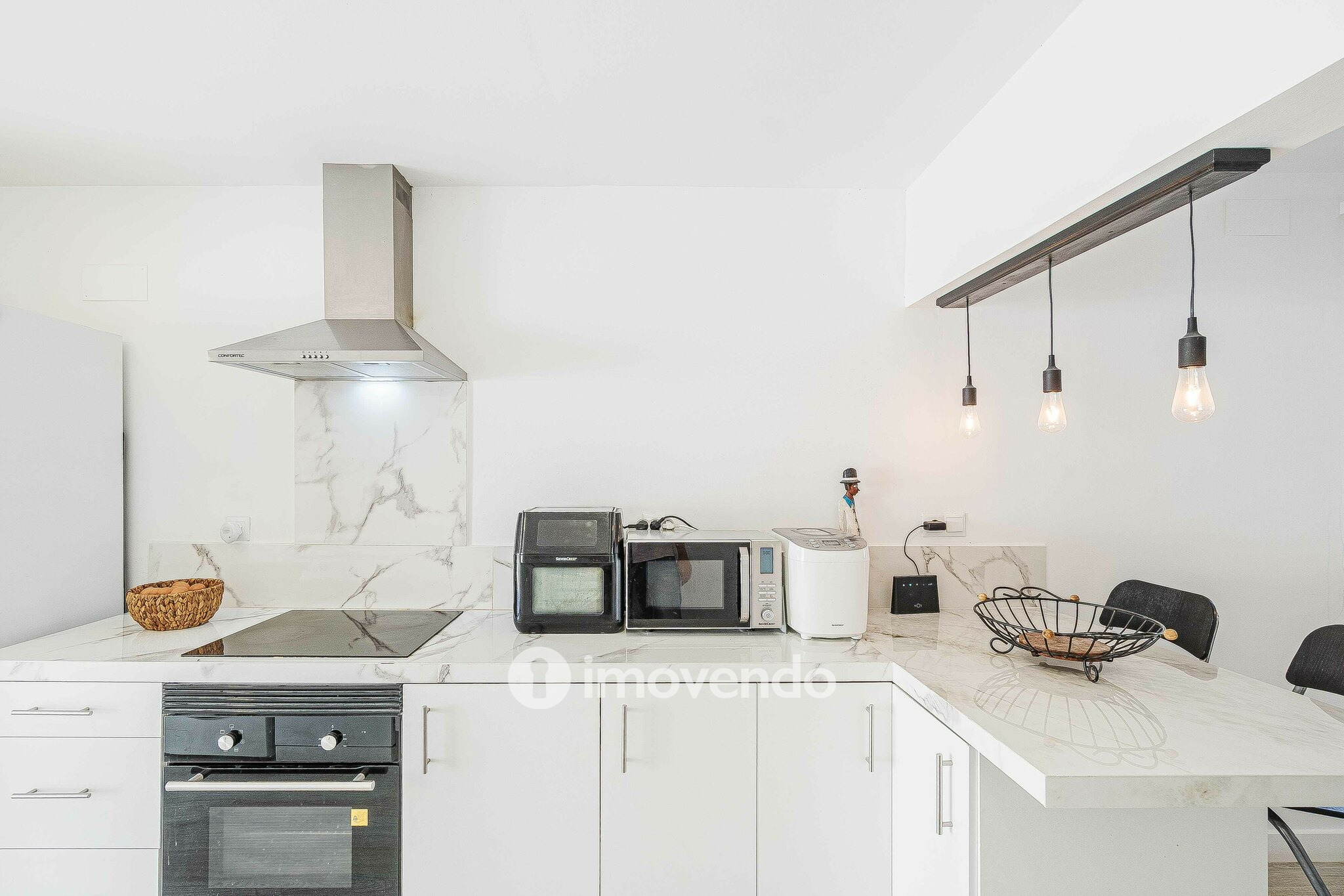 Moradia T2+1, totalmente remodelada, em São Domingos de Rana