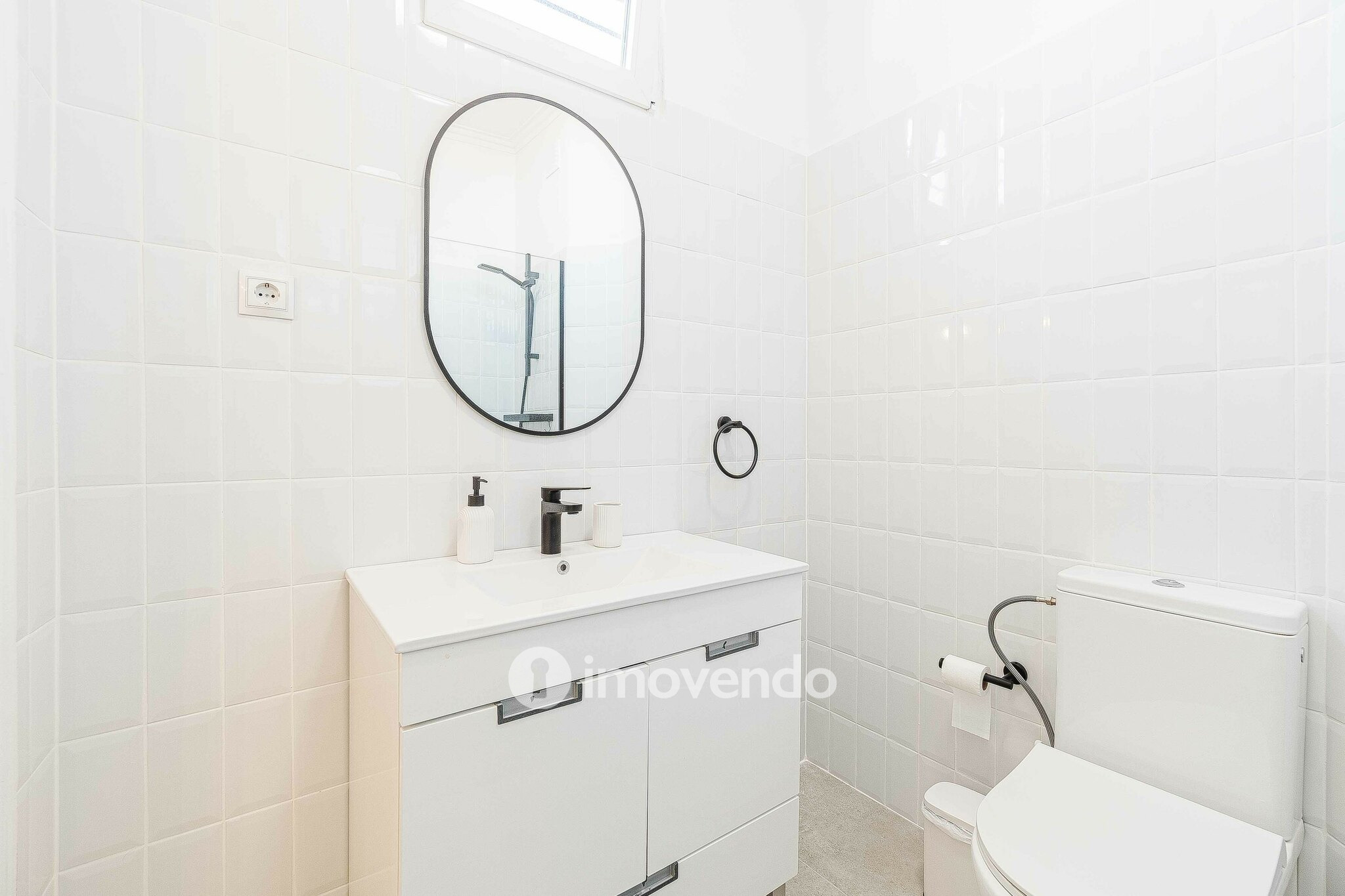 Apartamento T1+1 com terraço de 27m², no Pendão, em Queluz