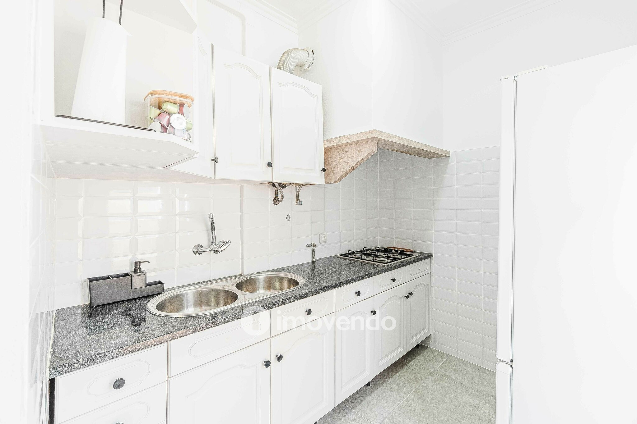 Apartamento T1+1 com terraço de 27m², no Pendão, em Queluz