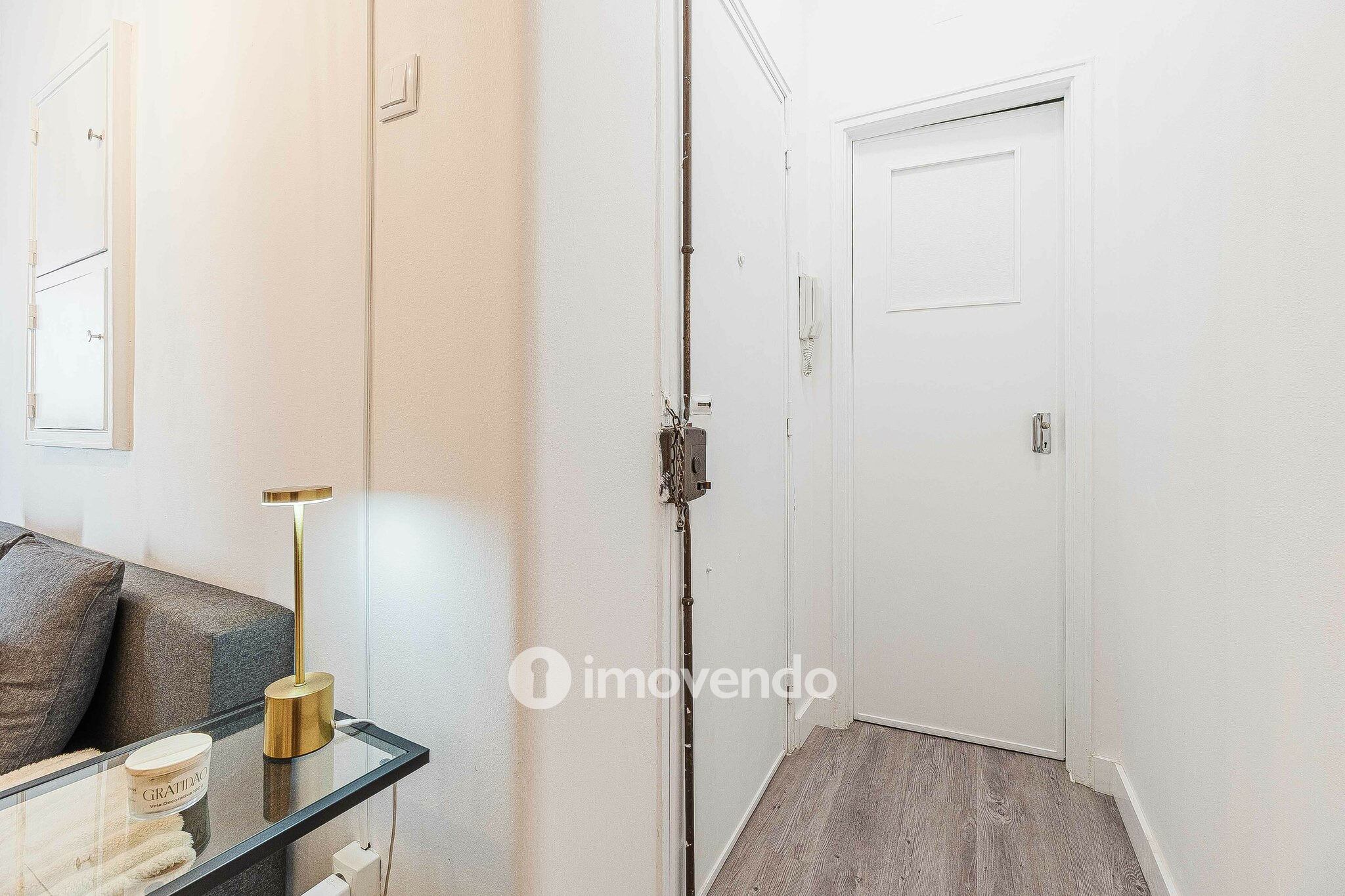 Apartamento T1+1 com terraço de 27m², no Pendão, em Queluz