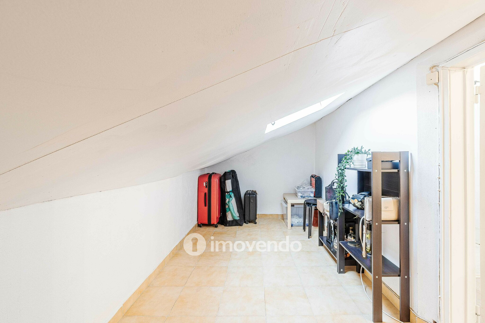 Apartamento T1+1 com terraço de 27m², no Pendão, em Queluz