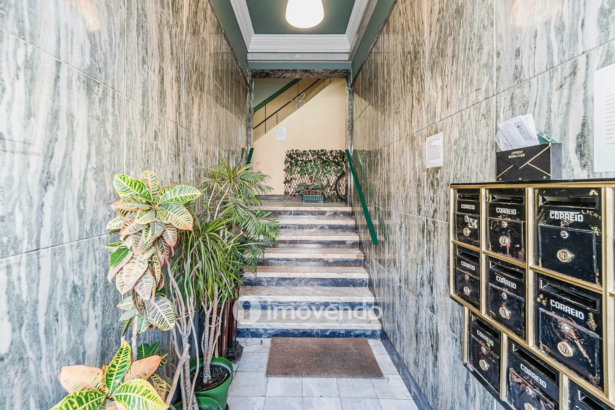 Apartamento T1+1 com terraço de 27m², no Pendão, em Queluz