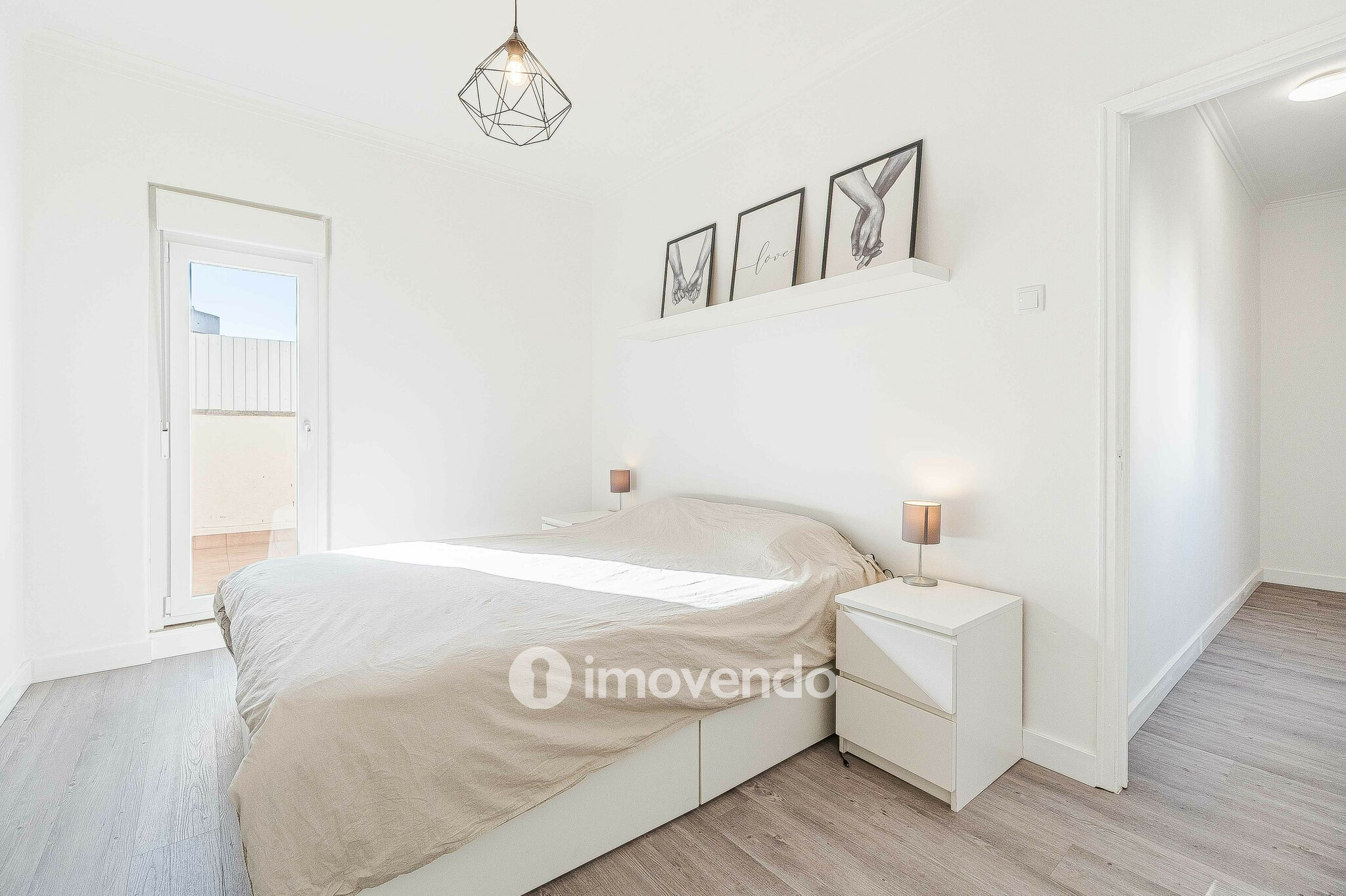 Apartamento T1+1 com terraço de 27m², no Pendão, em Queluz