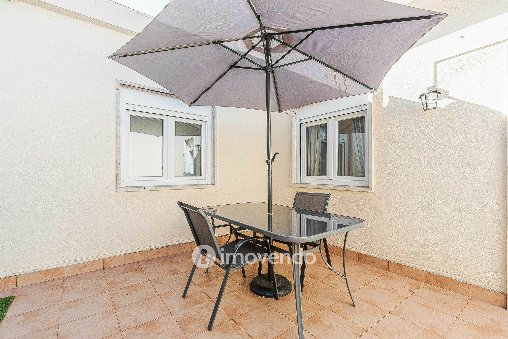 Apartamento T1+1 com terraço de 27m², no Pendão, em Queluz