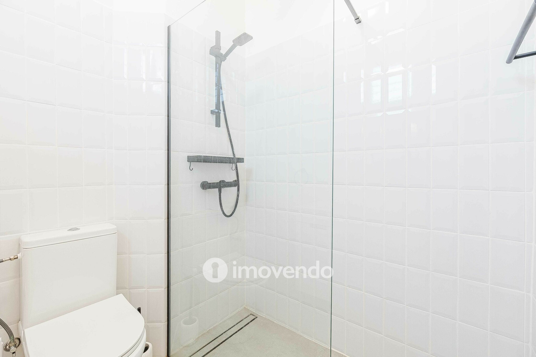 Apartamento T1+1 com terraço de 27m², no Pendão, em Queluz