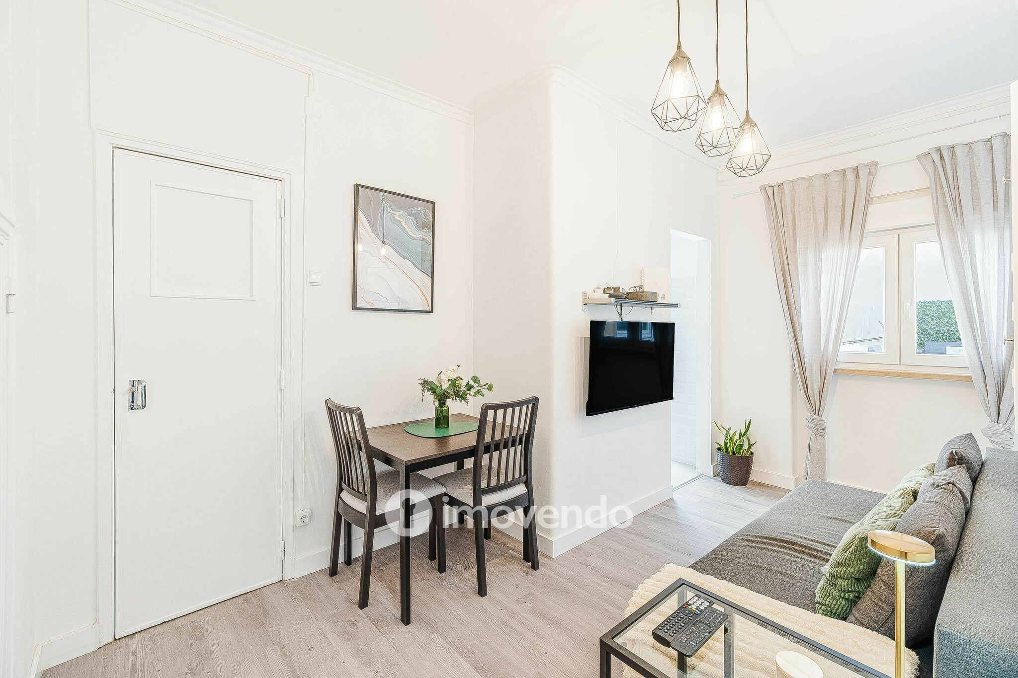 Apartamento T1+1 com terraço de 27m², no Pendão, em Queluz