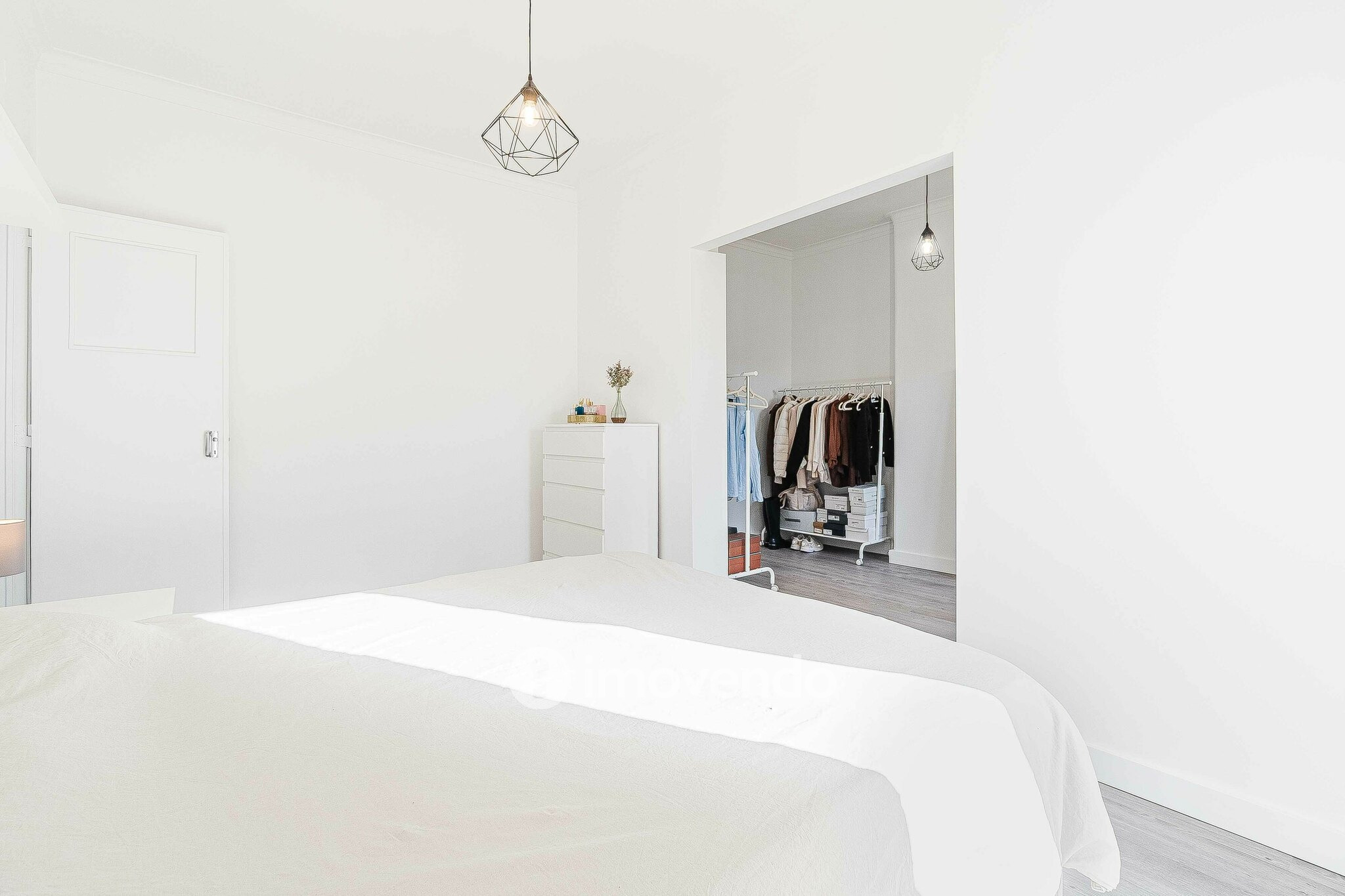 Apartamento T1+1 com terraço de 27m², no Pendão, em Queluz