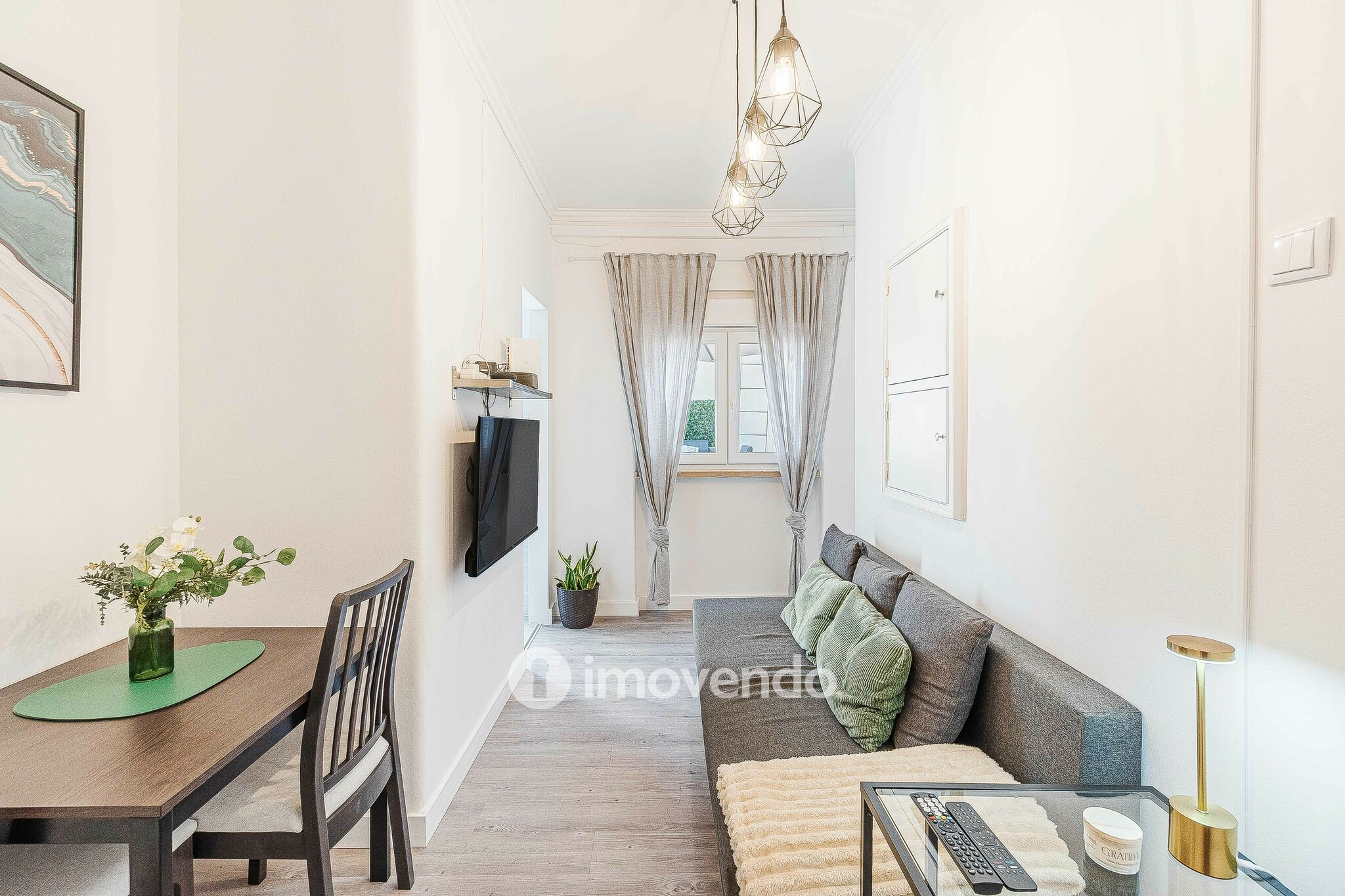 Apartamento T1+1 com terraço de 27m², no Pendão, em Queluz