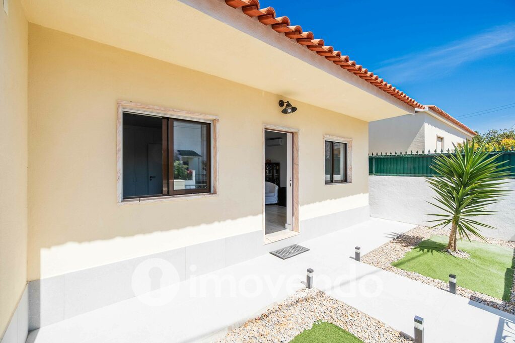 Moradia T2 em Cascais, São Domingos de Rana com 150 m<sup>2</sup> por 540.000