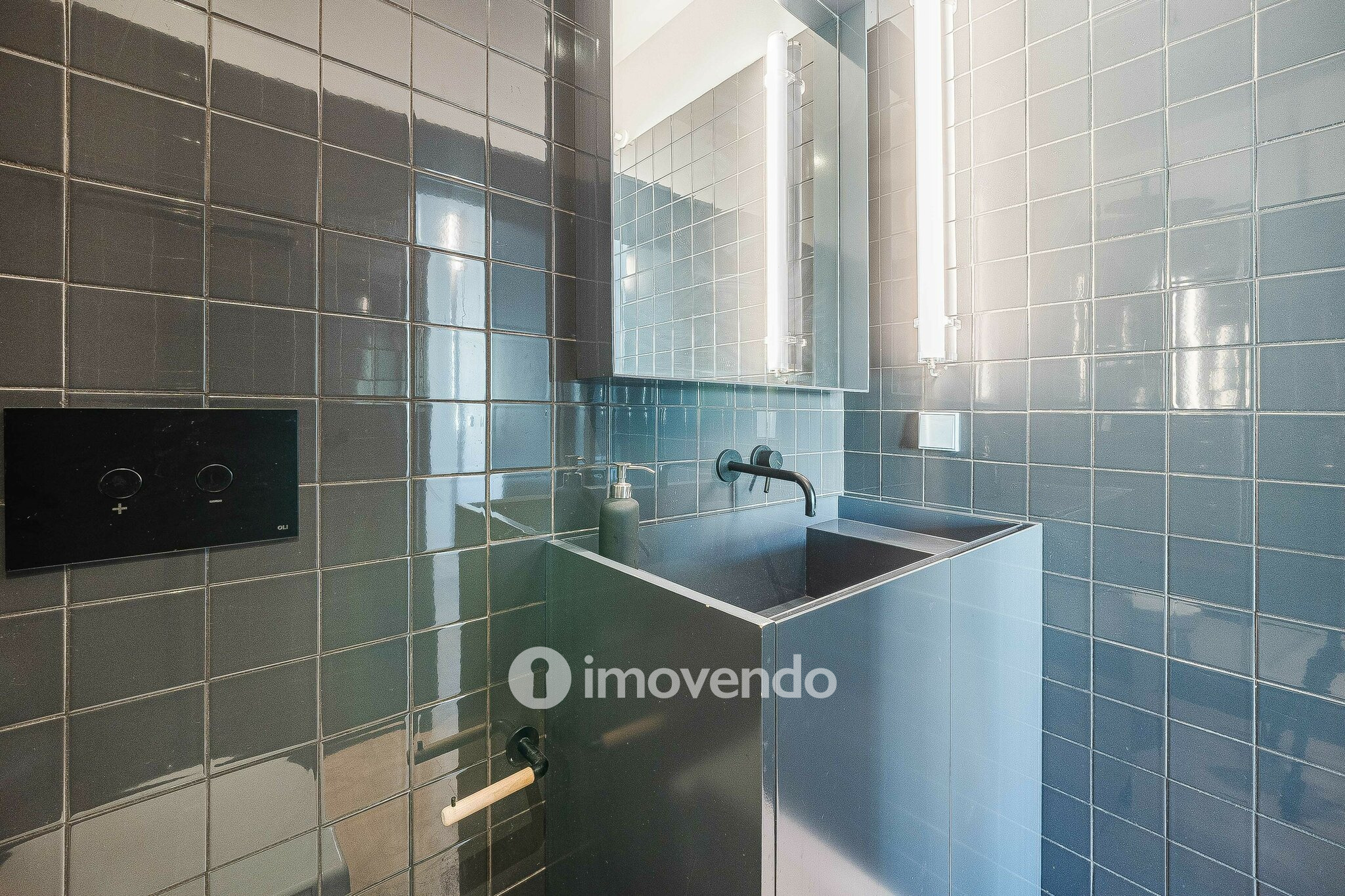 Apartamento T2 com cozinha equipada e mobilado, nas Amoreiras