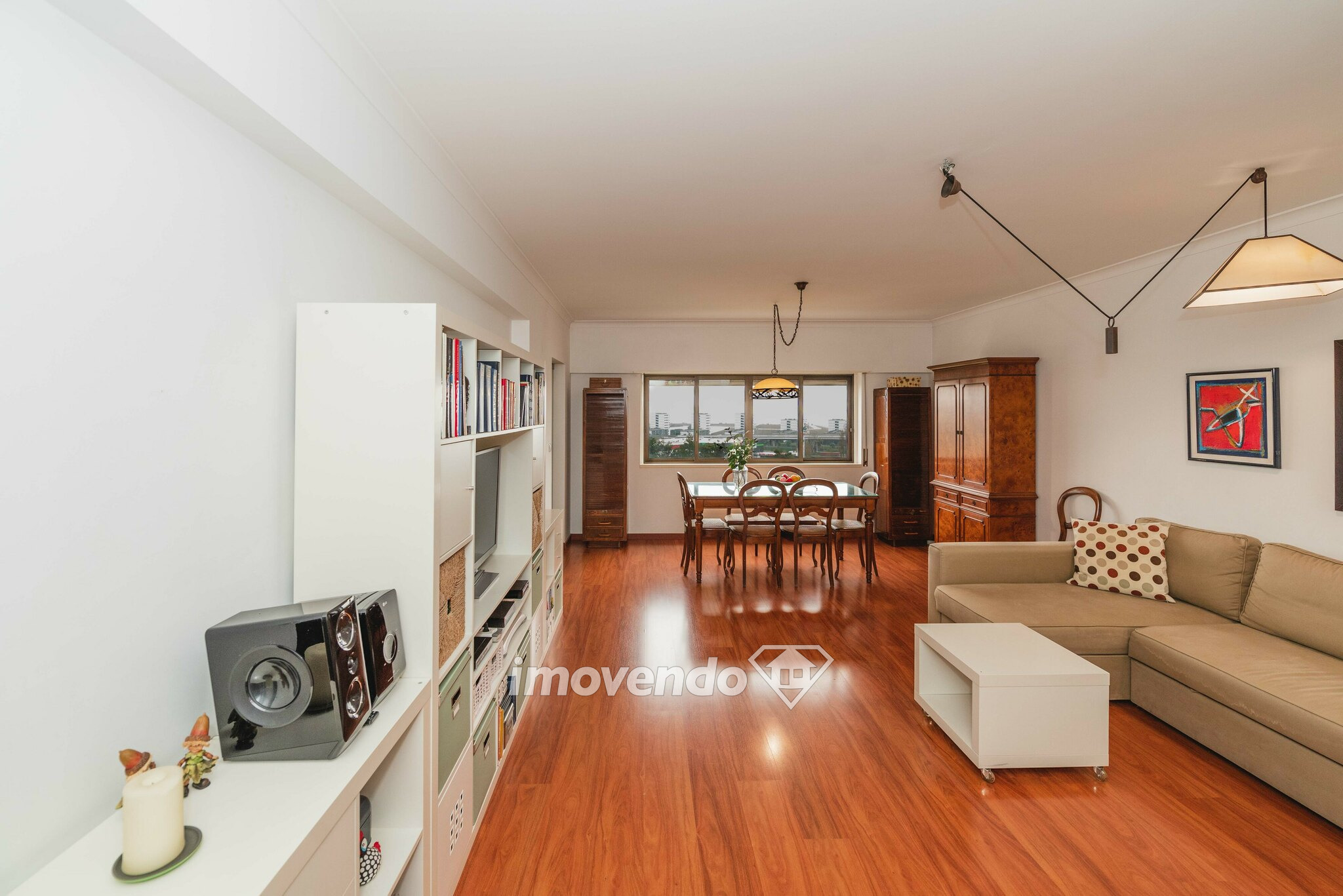 Apartamento T3 com garagem, perto dos acessos ao centro, em Sacavém