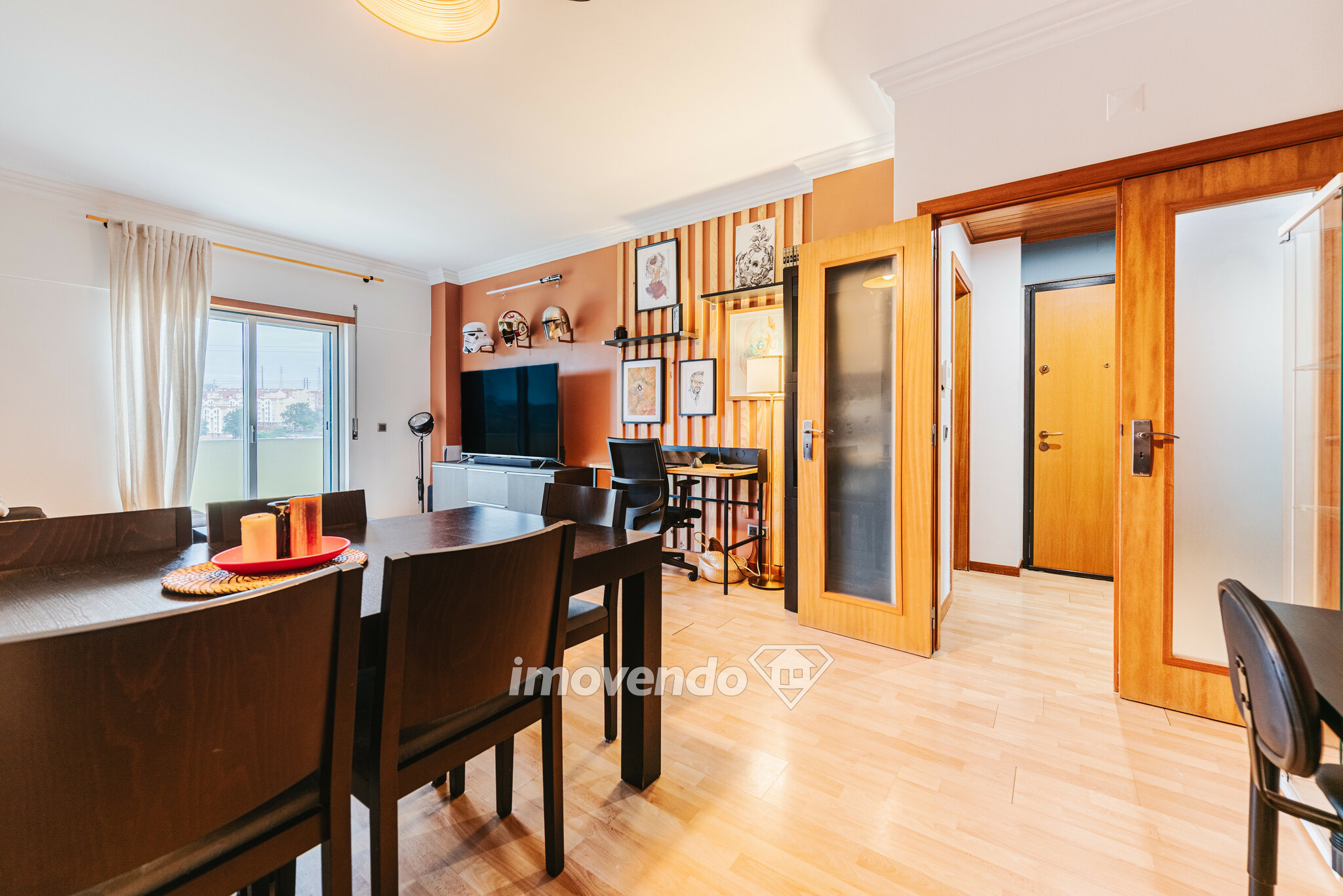 Apartamento T1 com garagem e cozinha equipada, em São Domingos de Rana