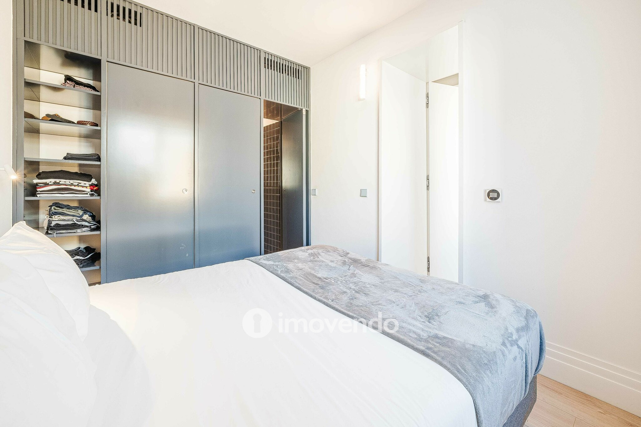 Apartamento T2 com cozinha equipada e mobilado, nas Amoreiras